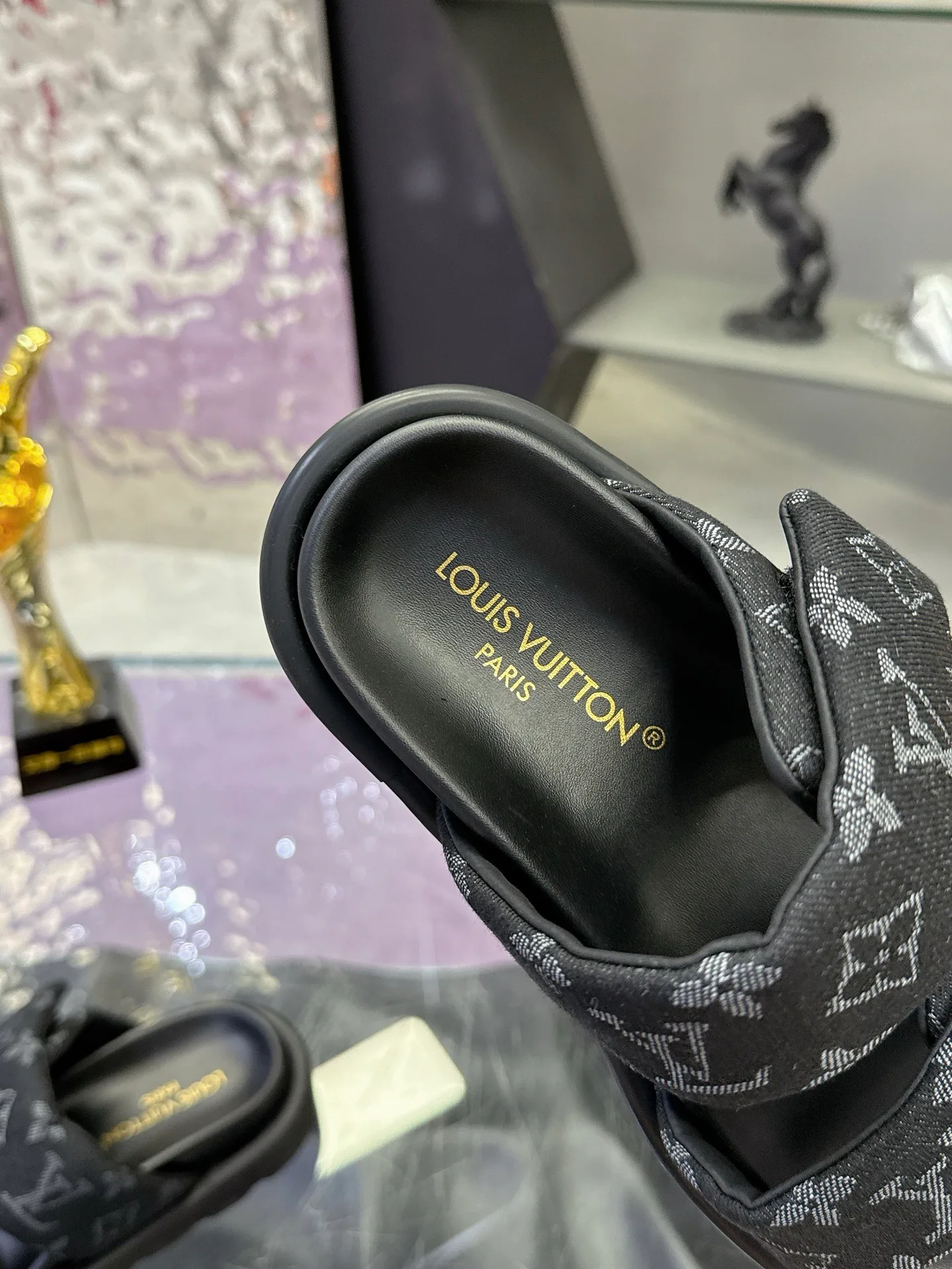 Шлепанцы Женские Louis Vuitton 17530464