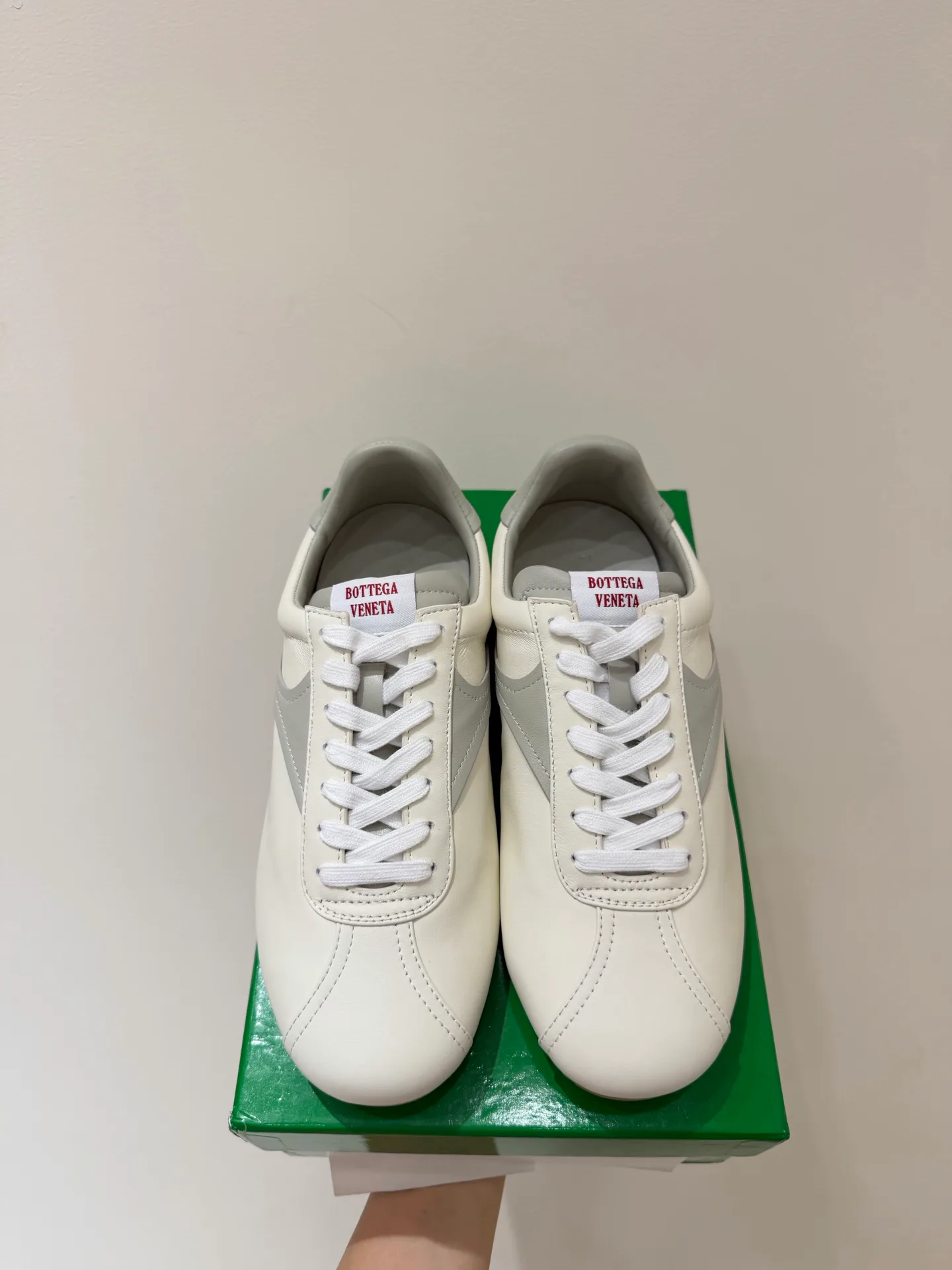 Кроссовки Женские Bottega Veneta 18594505