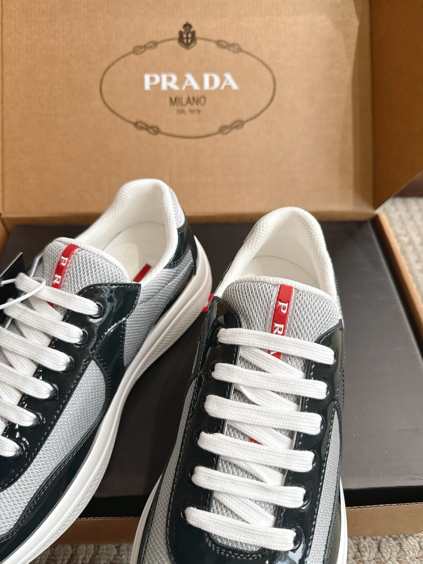 Кроссовки Женские Prada 17470429