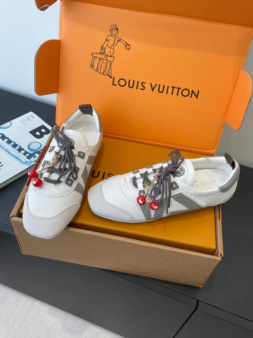 Кроссовки Женские Louis Vuitton 1595084