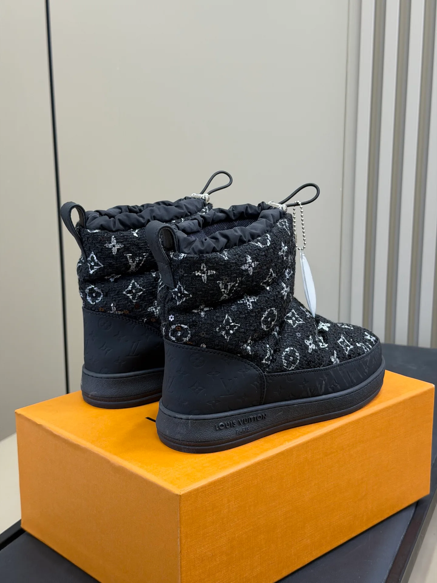 Угги Женские Louis Vuitton 18498044