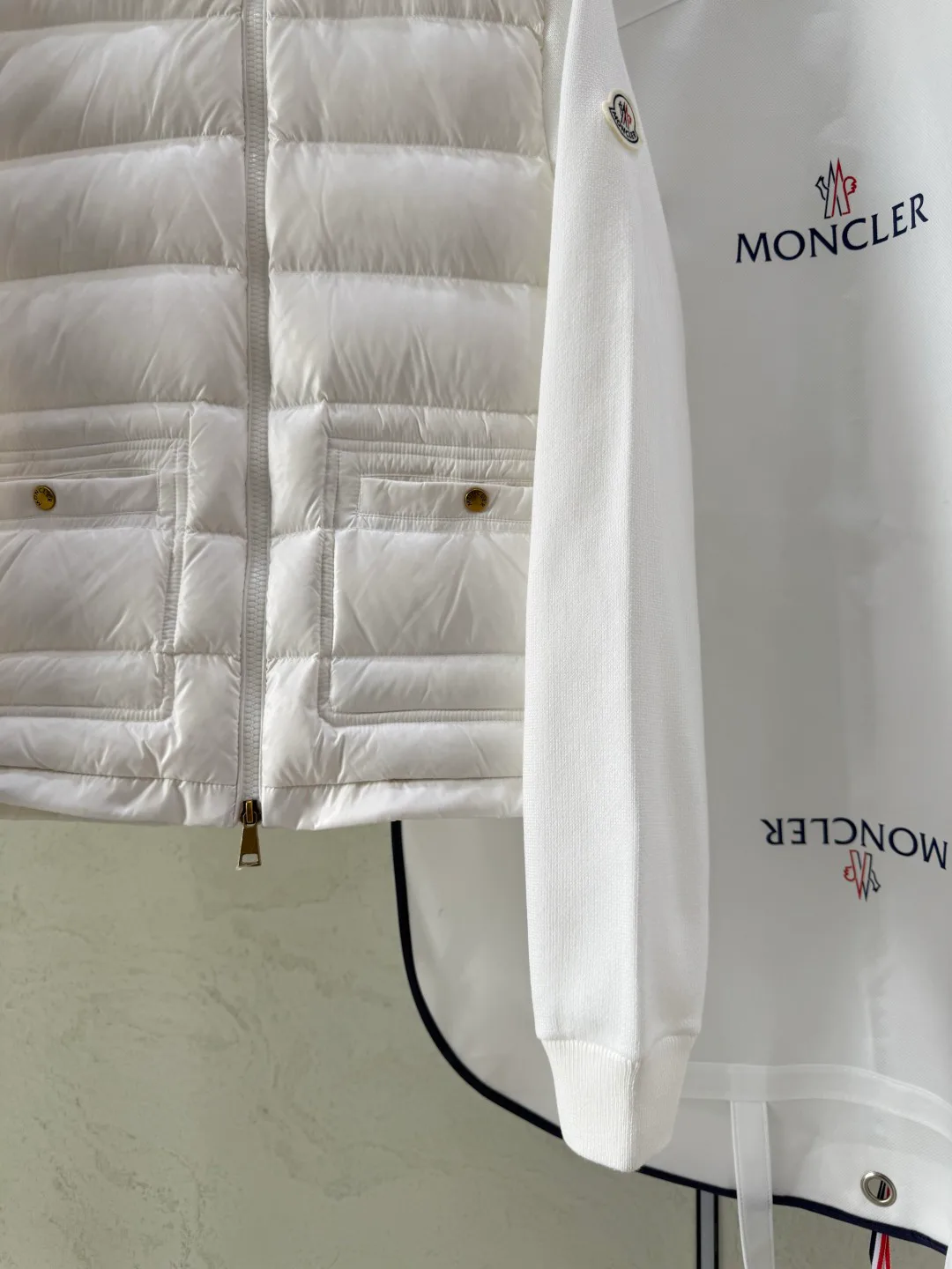 Куртки И Пуховики Женские Moncler 18761872
