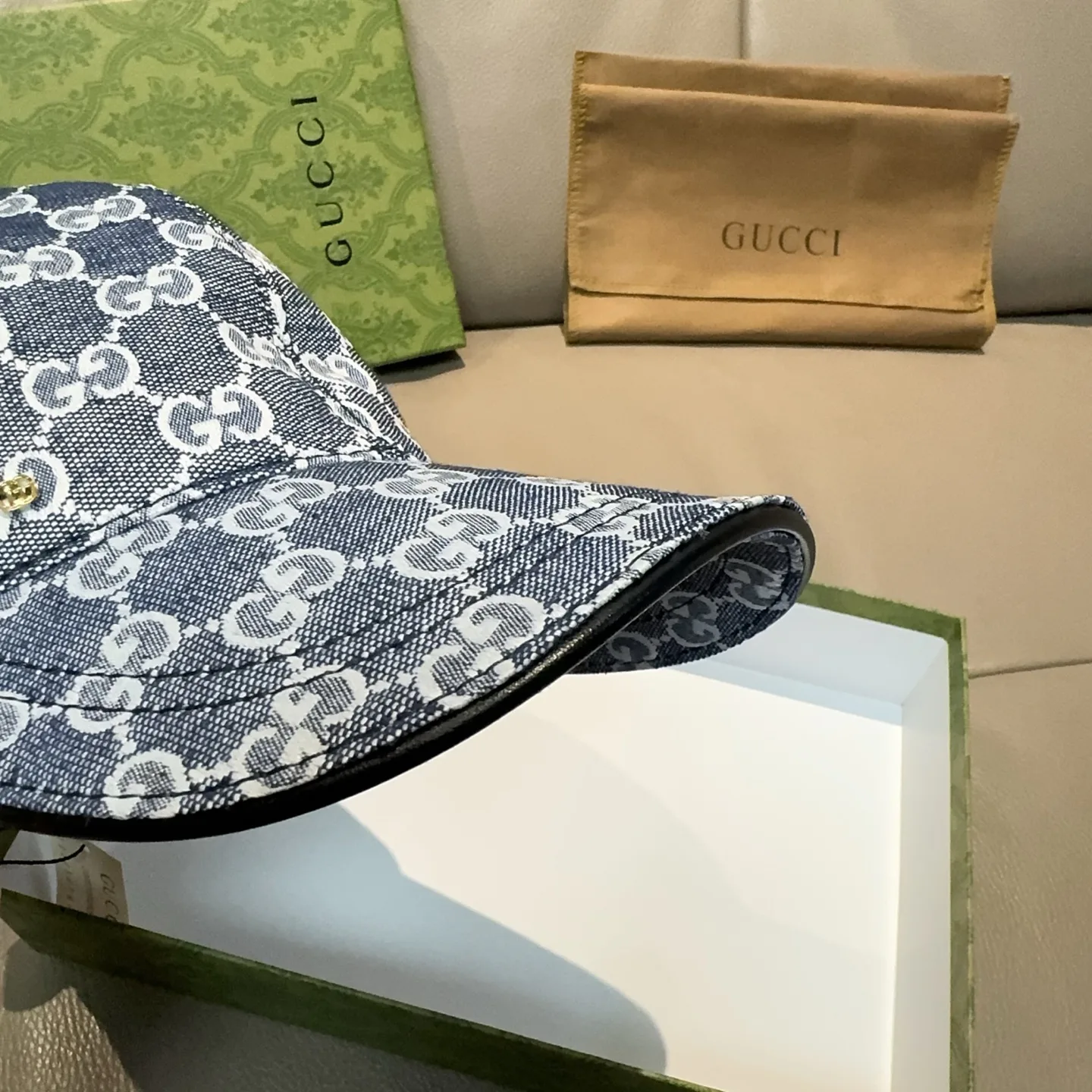 Головные Уборы Gucci 18105207