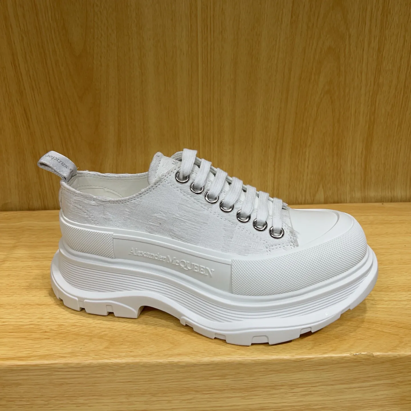 Кроссовки Женские Alexander Mcqueen 17545164