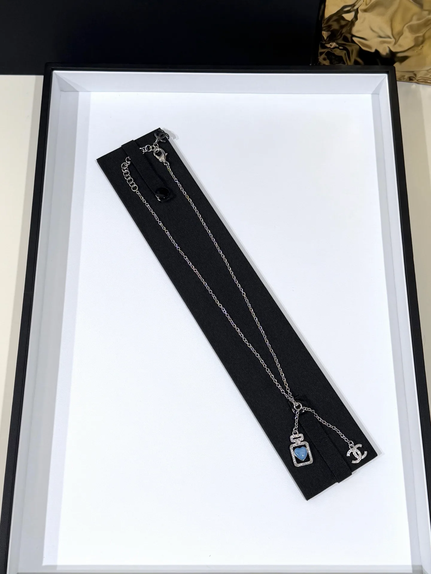 Бижутерия Chanel 17900485