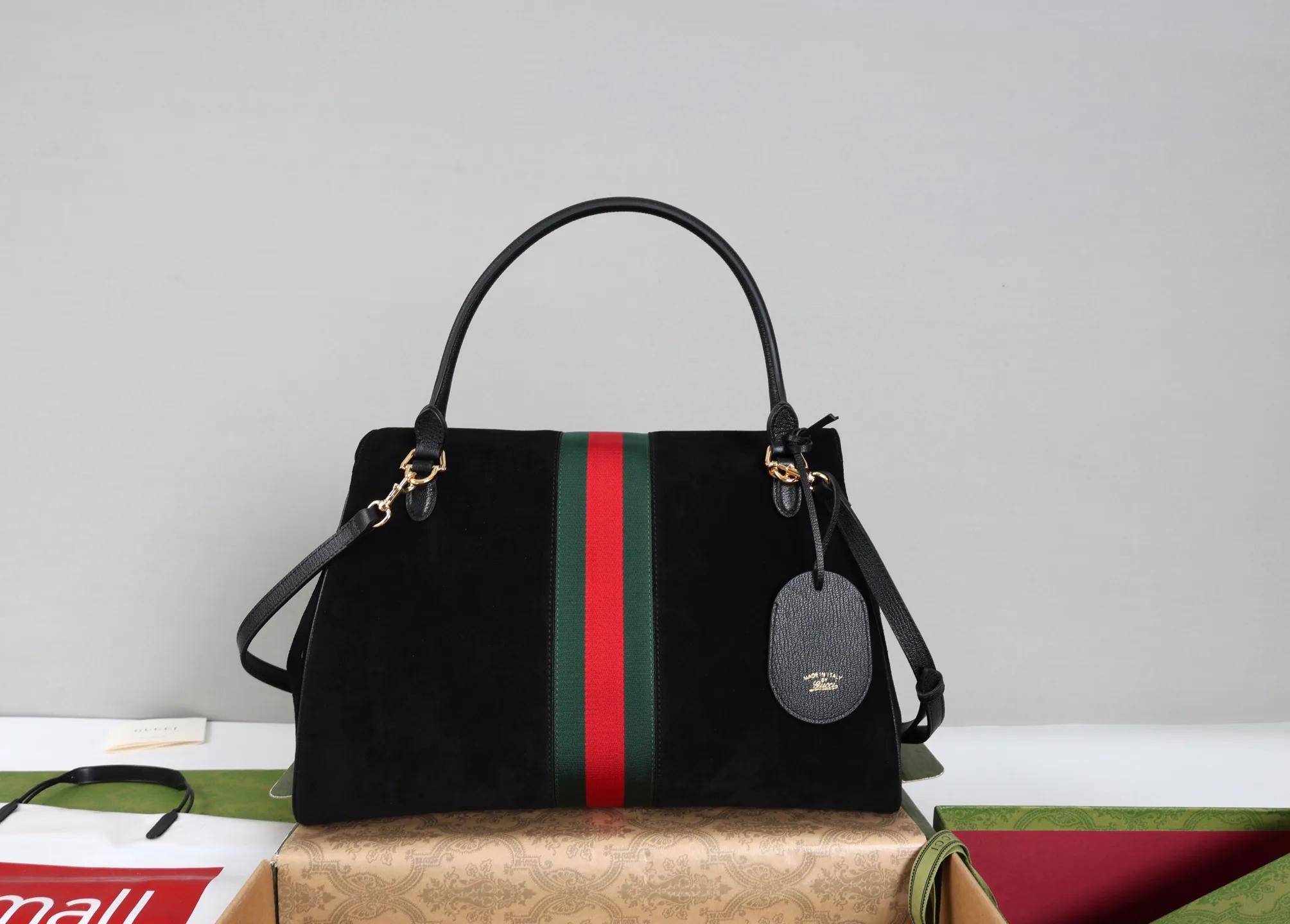Классические Сумки Женские Gucci 18250574