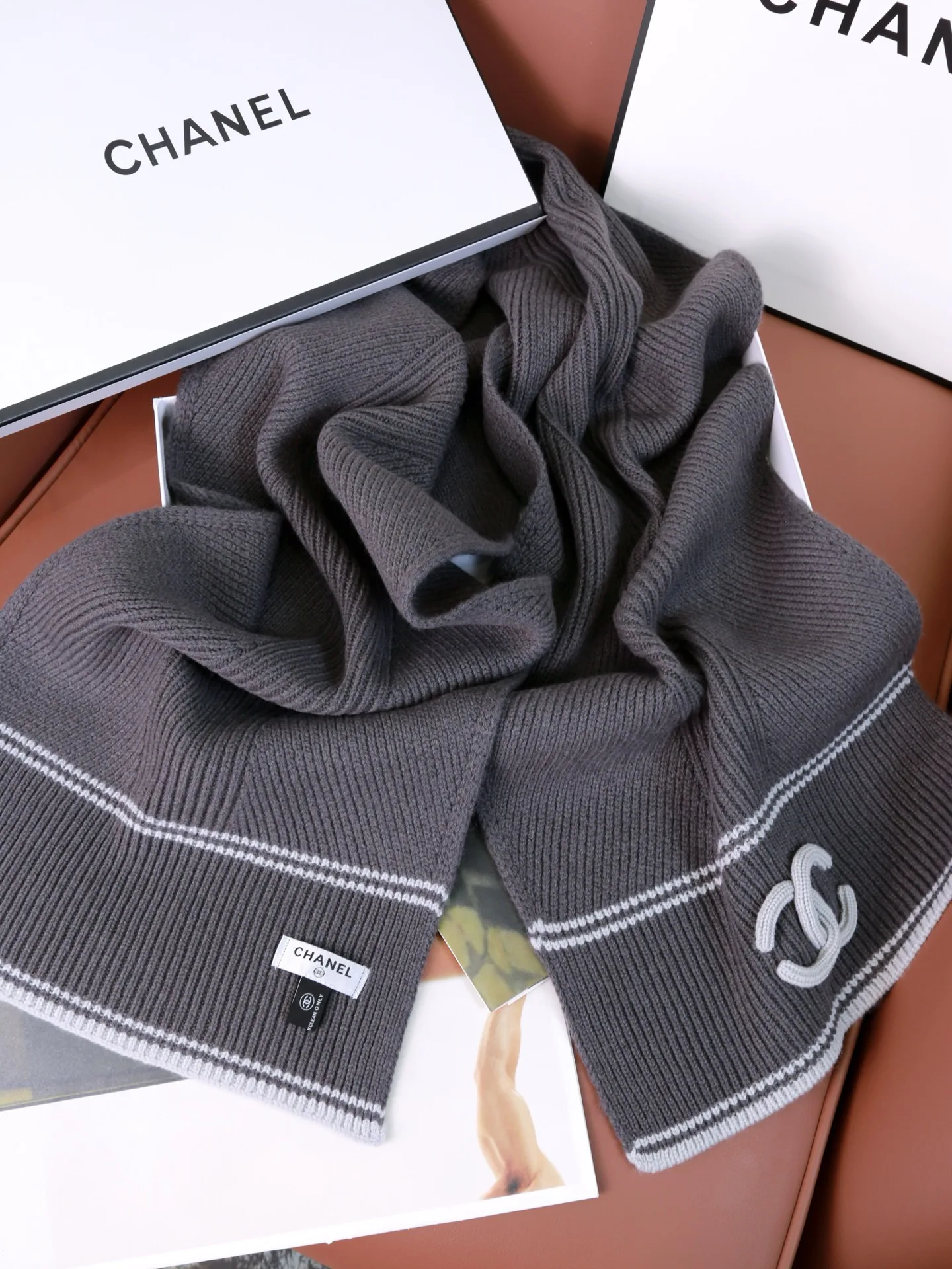 Шарфы Chanel 18427053