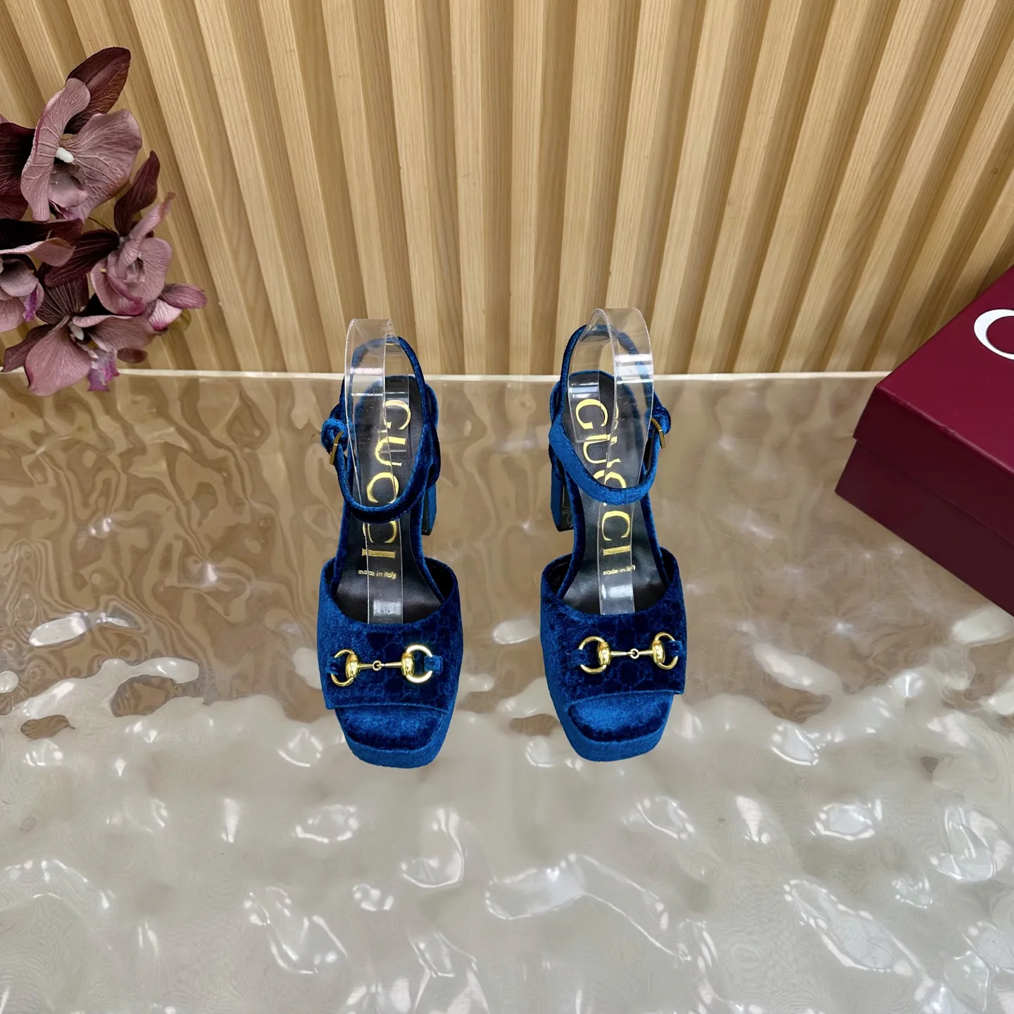 Босоножки Женские Gucci 379375