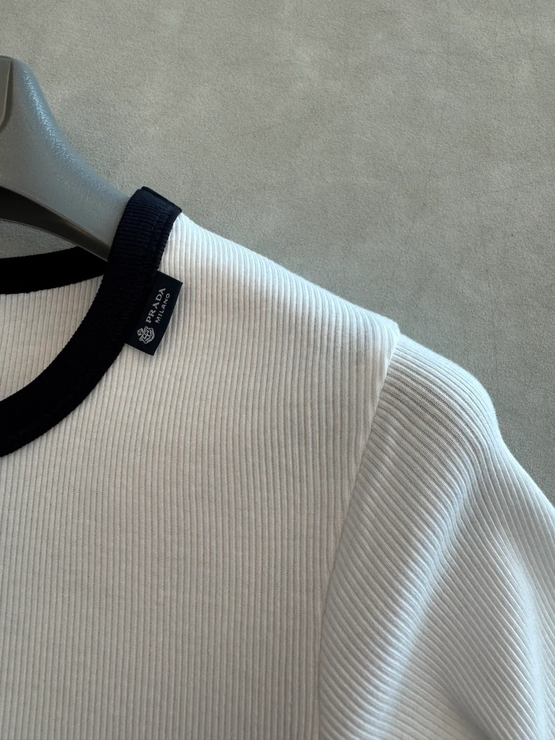 Футболки Женские Prada 17463226