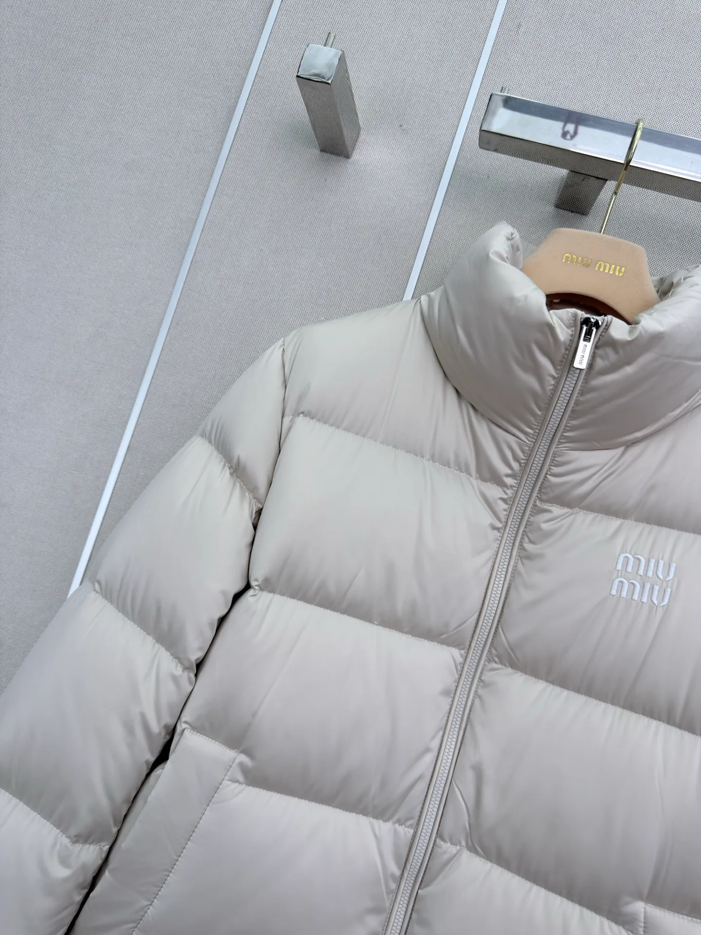 Куртки И Пуховики Женские Miu Miu 19555746