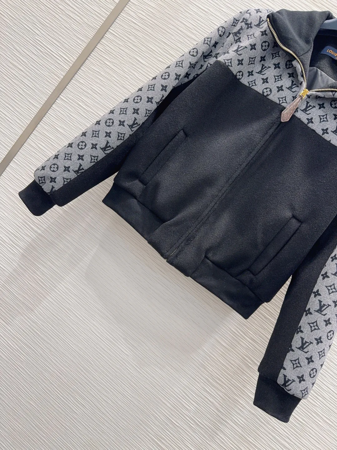 Куртки И Пуховики Женские Louis Vuitton 561733