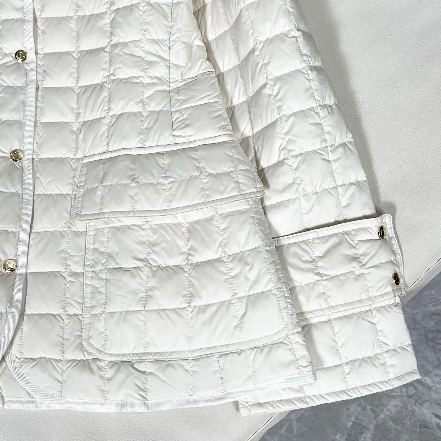 Куртки И Пуховики Женские Moncler 19116423
