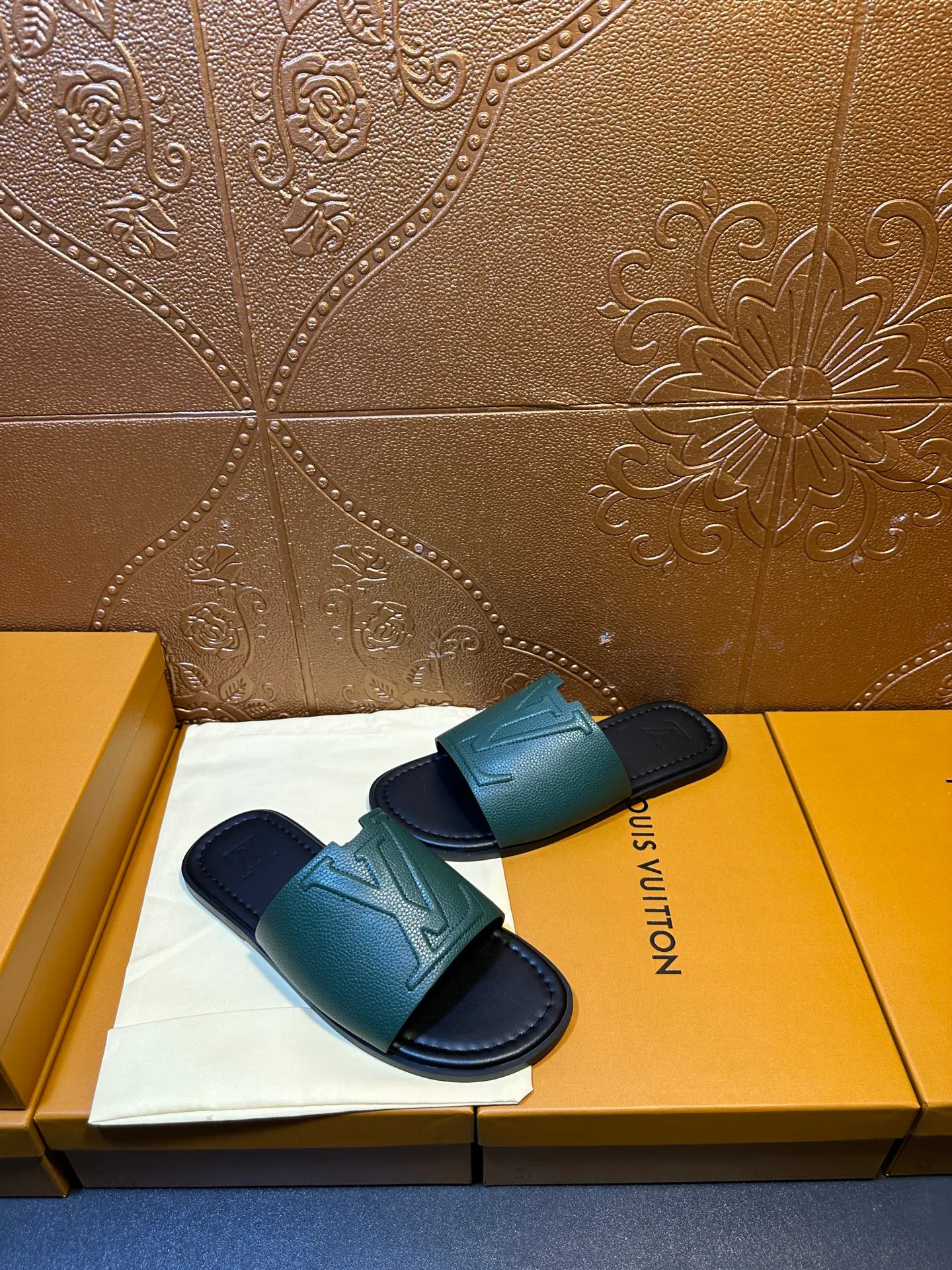 Шлепанцы Мужские Louis Vuitton 11488109
