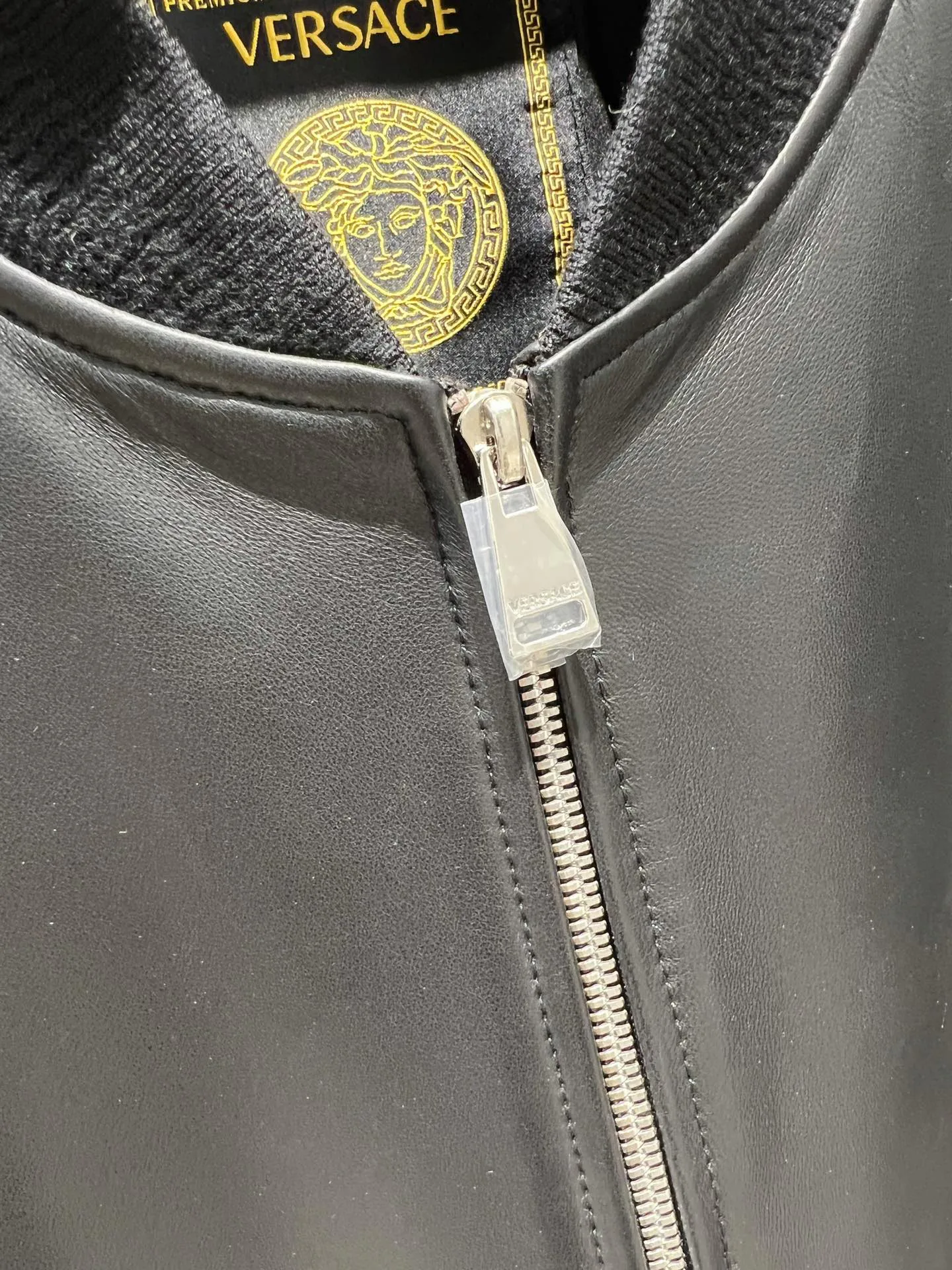 Кожаные Куртки И Дублёнки Мужские Versace 25092