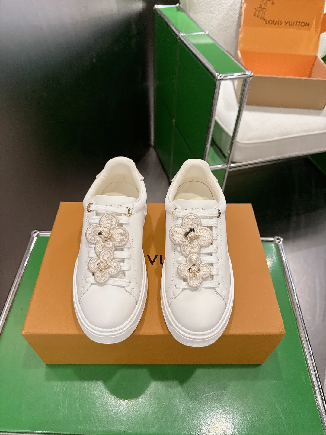 Кроссовки Женские Louis Vuitton 18857052