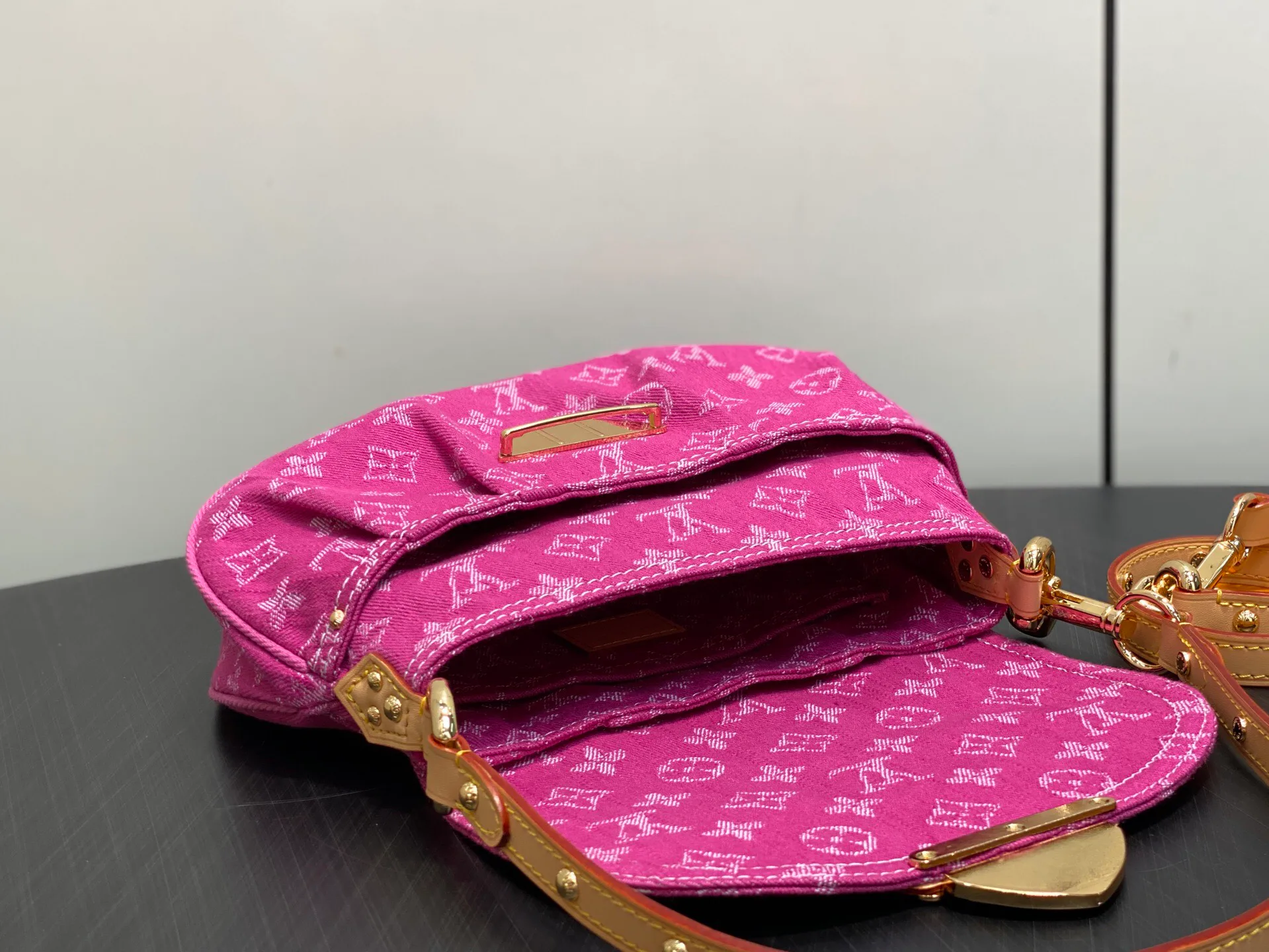 Классические Сумки Женские Louis Vuitton 11724307