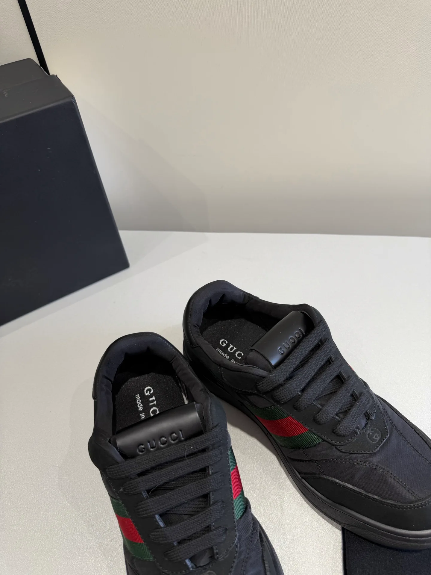 Кроссовки Женские Gucci 18369664