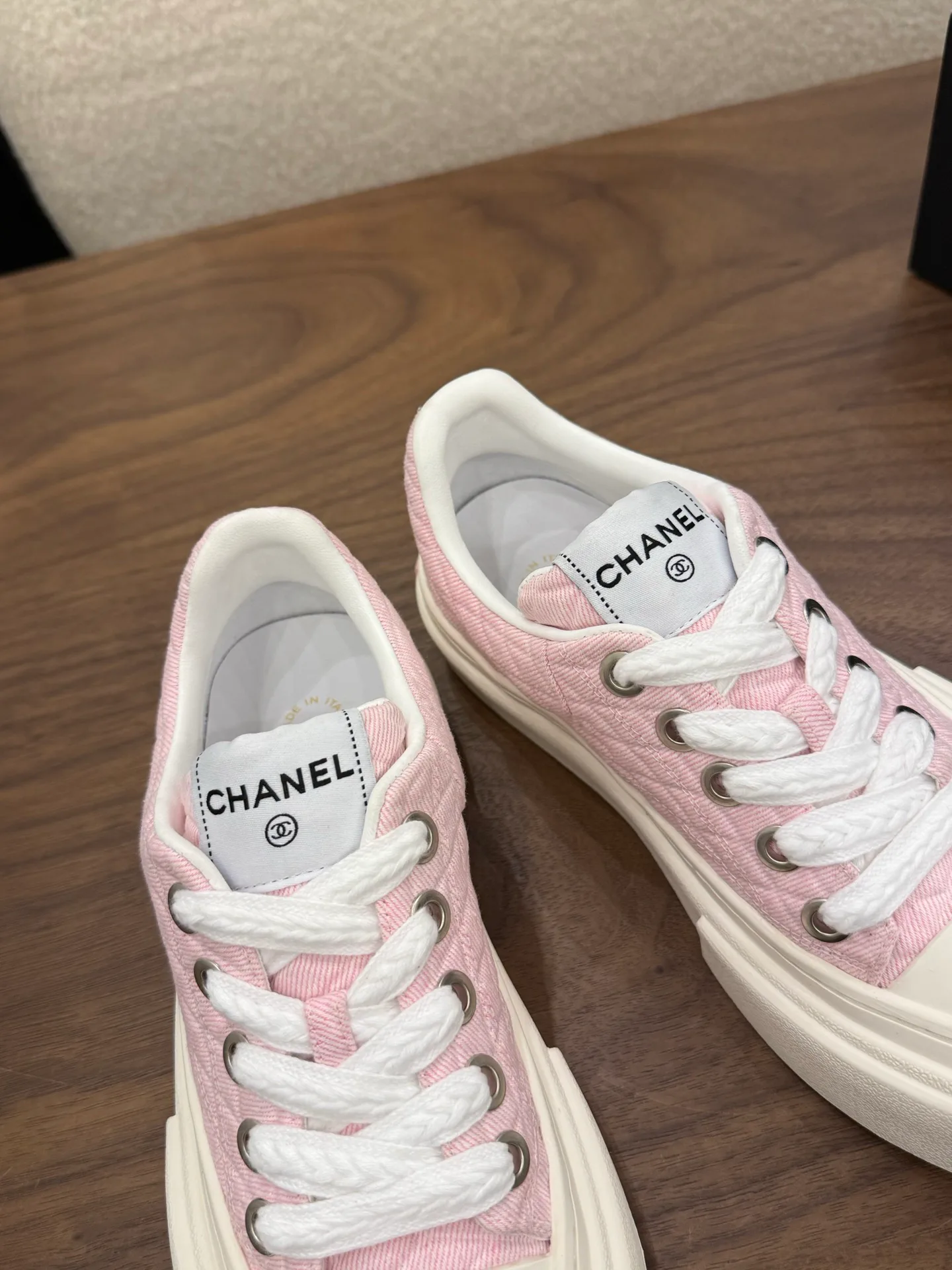 Кроссовки Женские Chanel 17996719