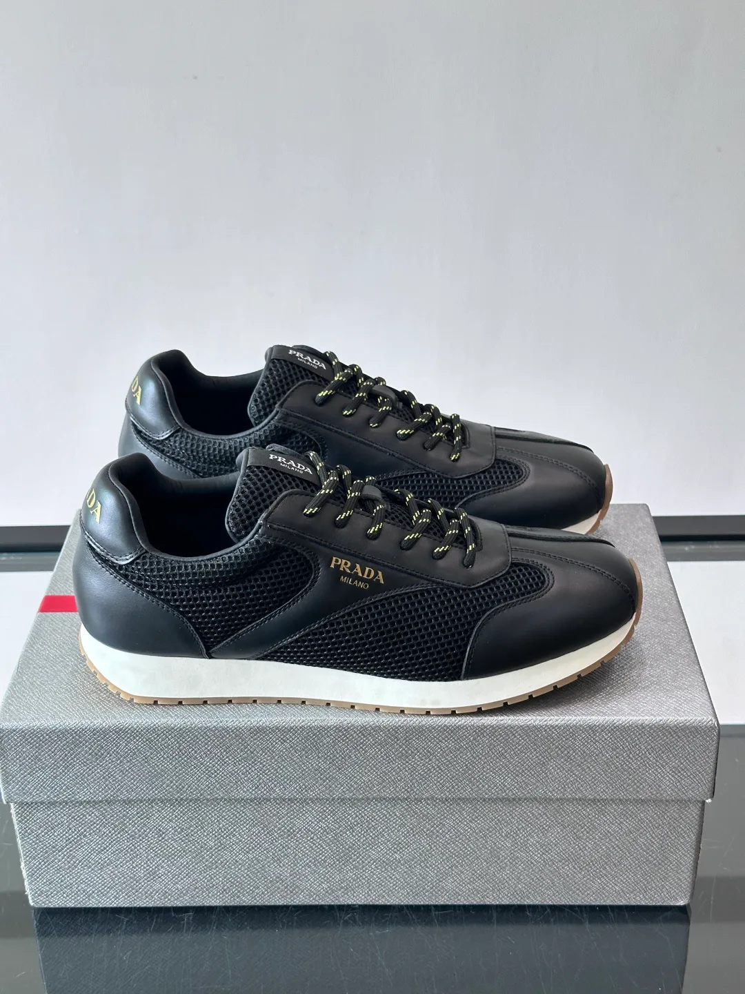 Кроссовки Женские Prada 17349518