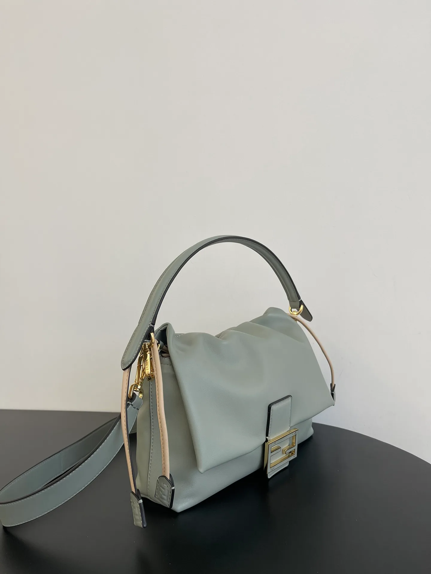 Классические Сумки Женские Fendi 13546221