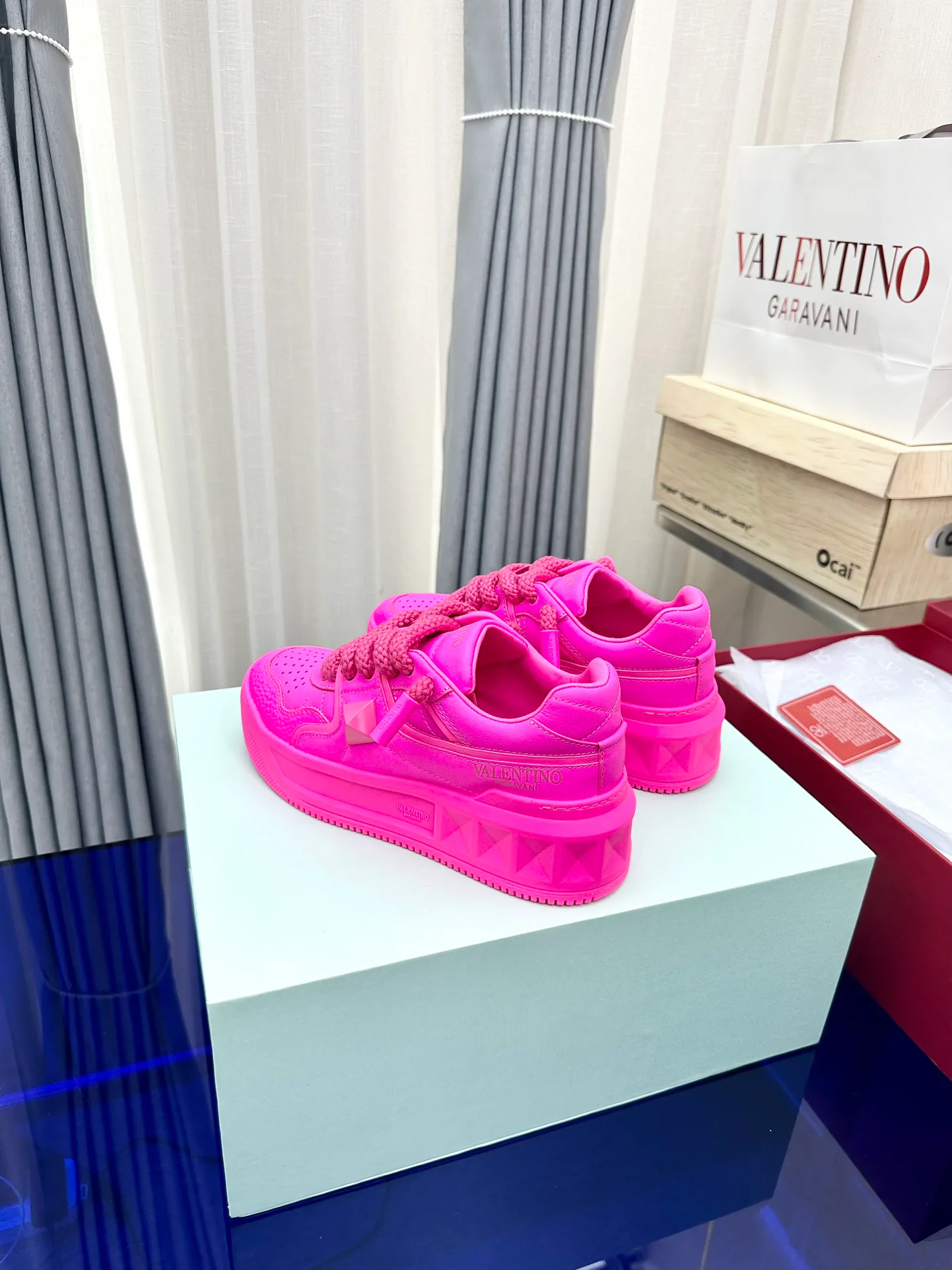 Кроссовки Женские Valentino 17948609