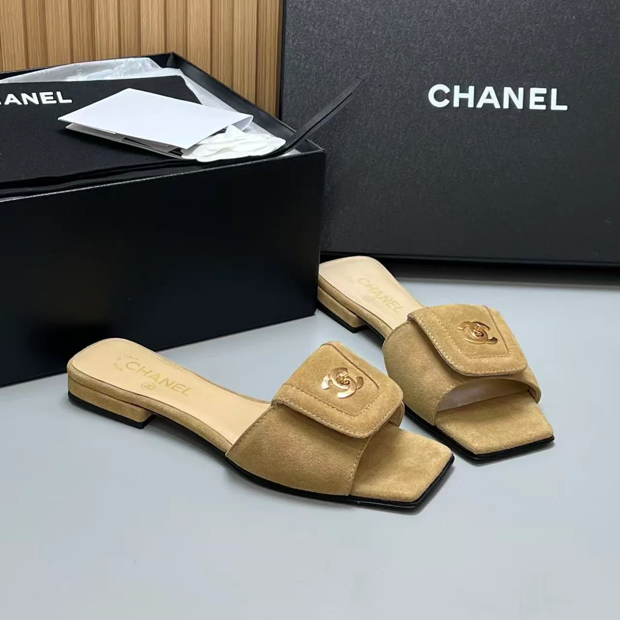 Шлепанцы Женские Chanel 11709165