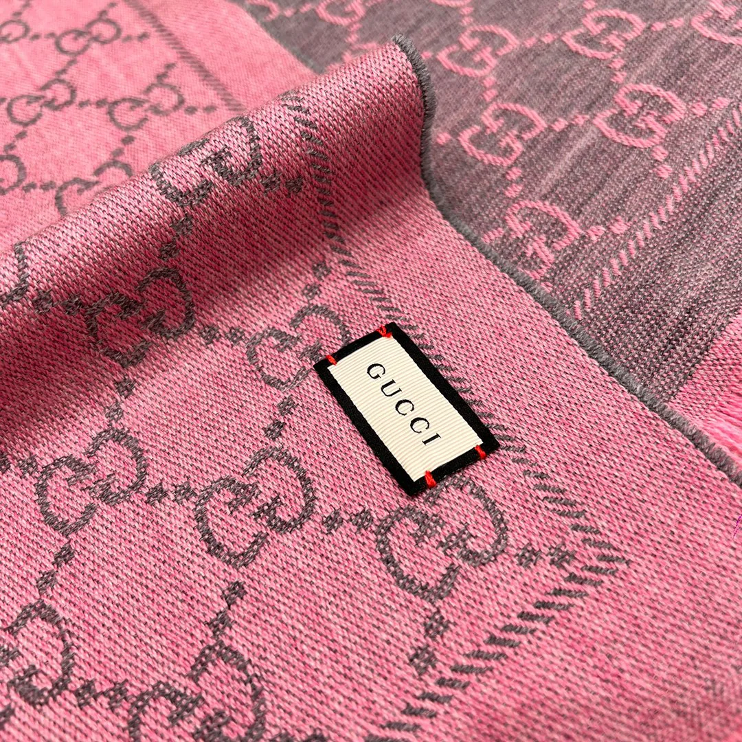 Шарфы Gucci 18663963