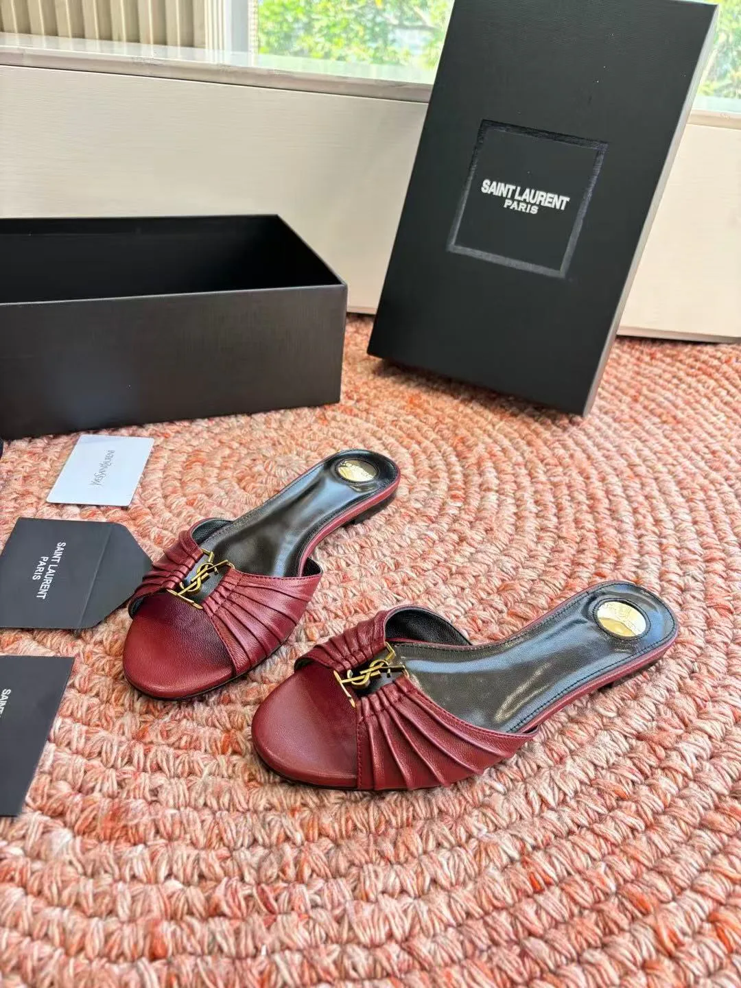 Шлепанцы Женские Saint Laurent 11755424