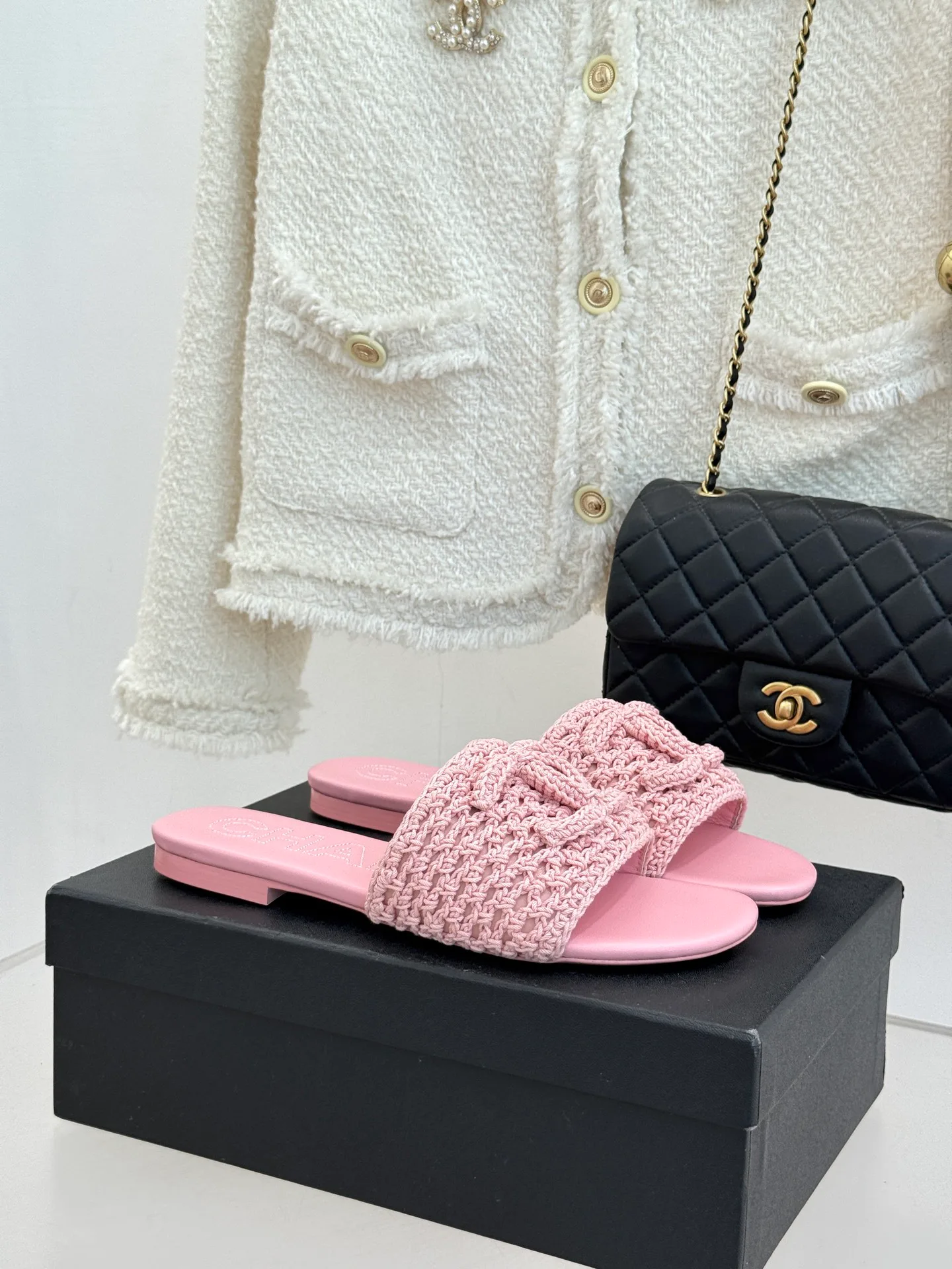 Шлепанцы Женские Chanel 11485810