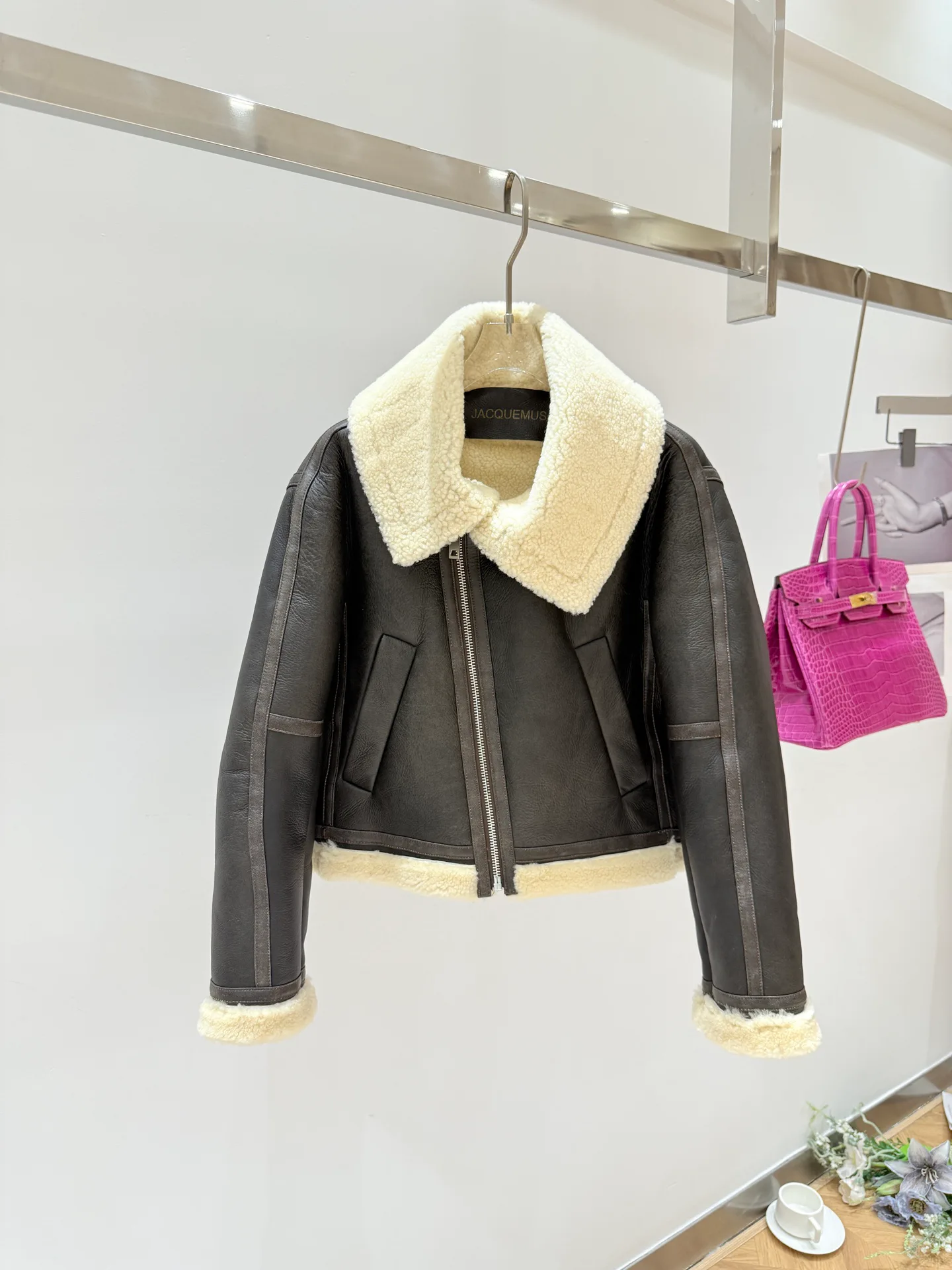 Кожаные Куртки И Дублёнки Женские Jacquemus 18082984
