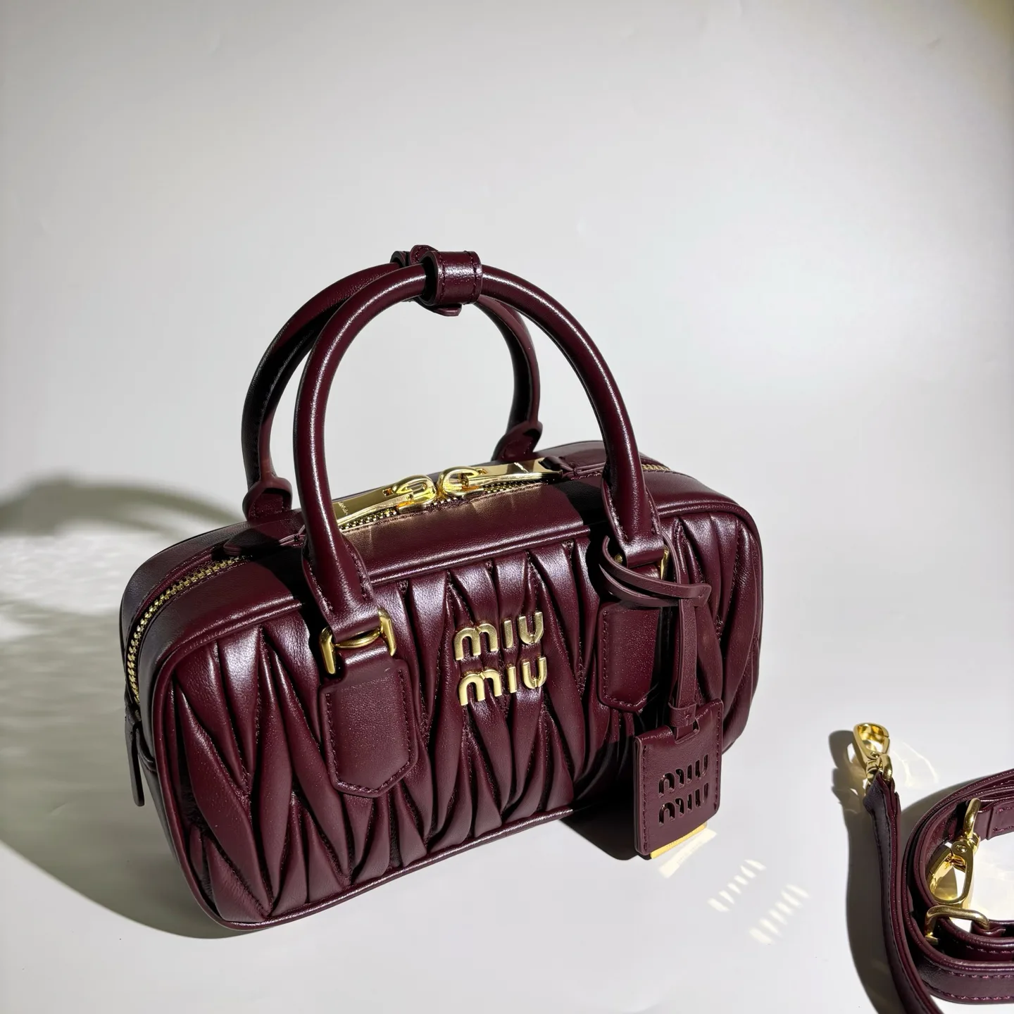 Классические Сумки Женские Miu Miu 12676007