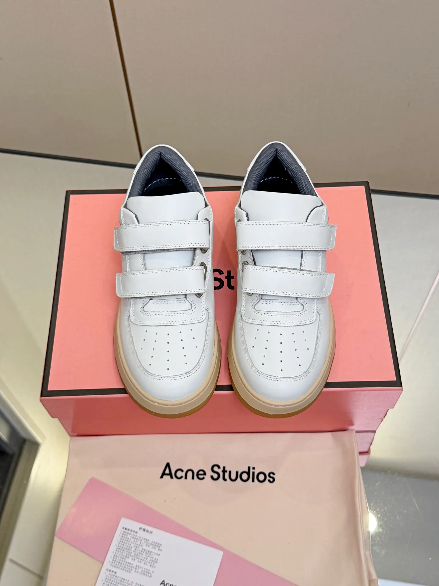 Кроссовки Женские Acne Studios 18534366