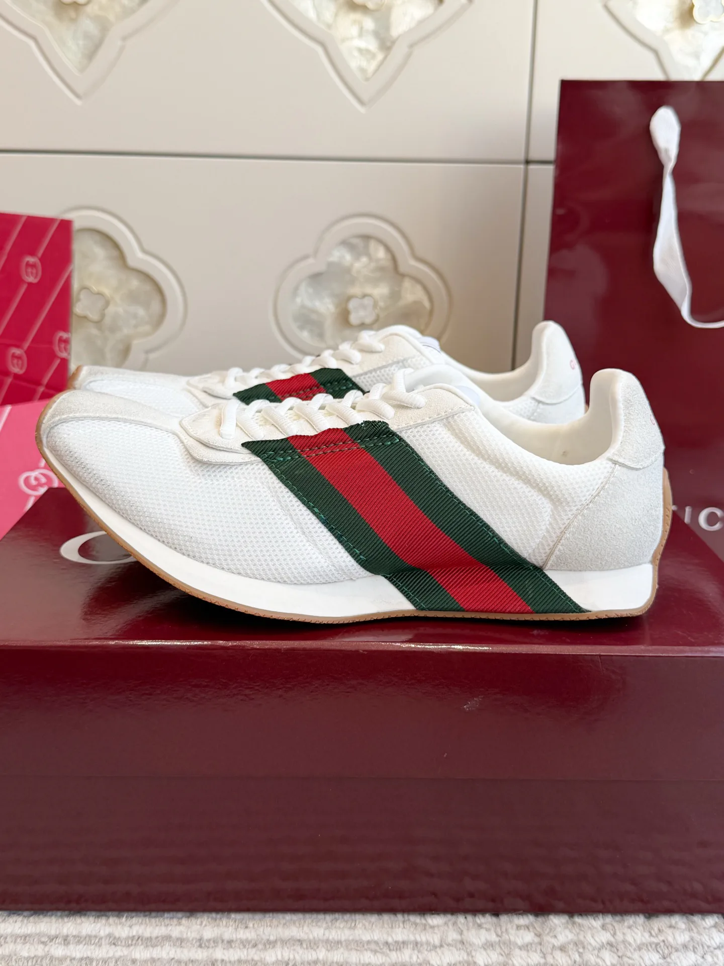 Кроссовки Женские Gucci 19301581