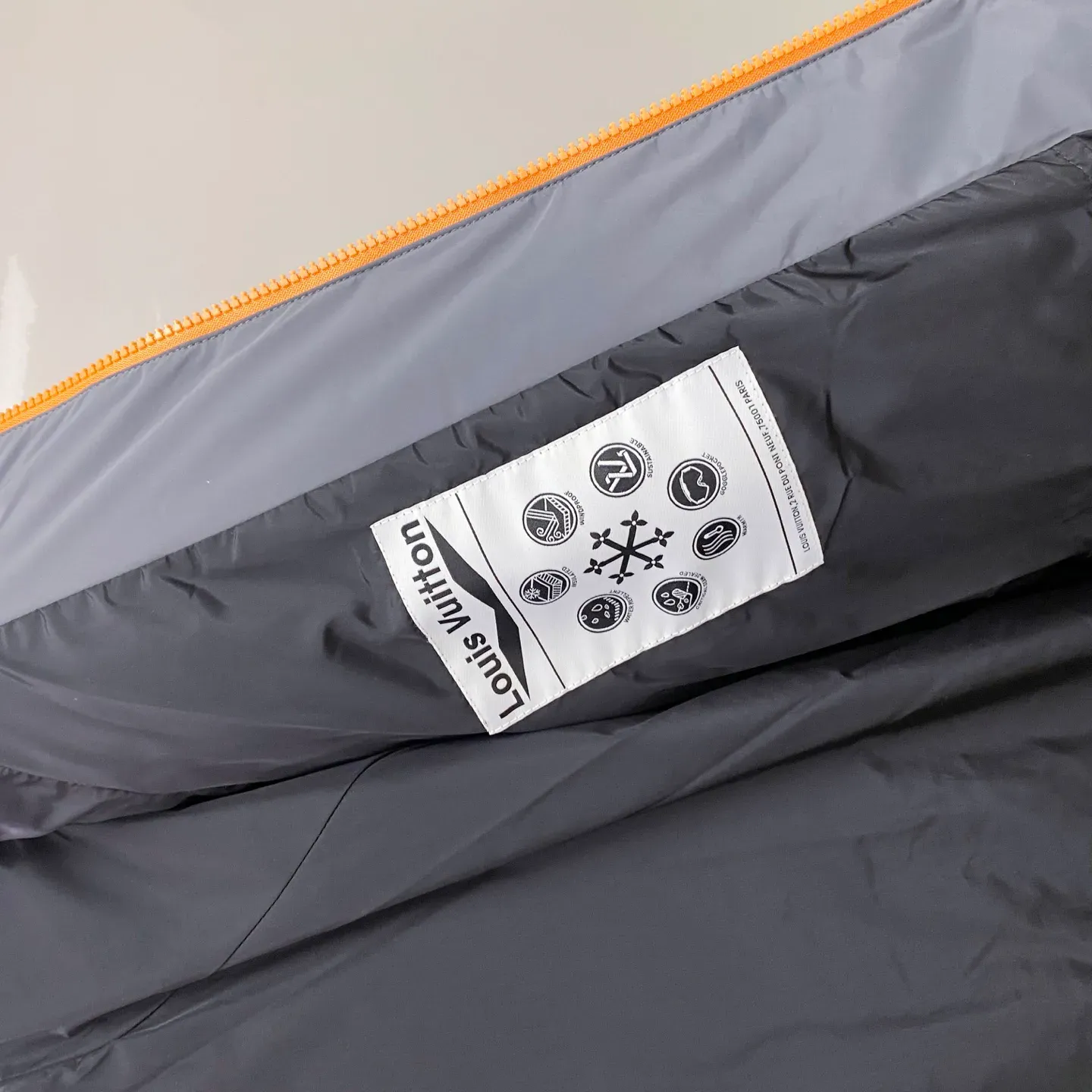 Куртки И Пуховики Мужские Louis Vuitton 1129735