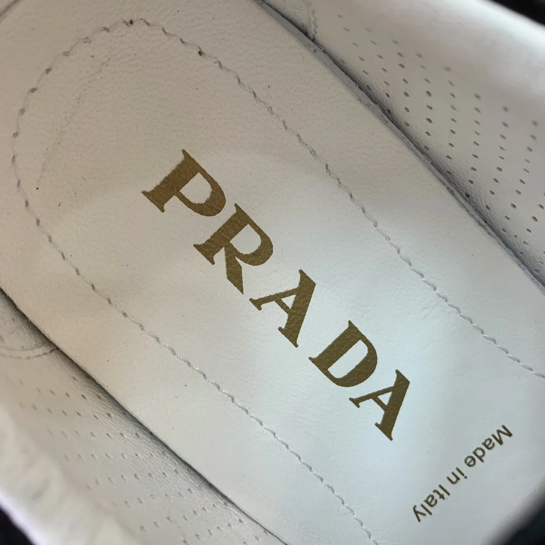 Кроссовки Женские Prada 879175