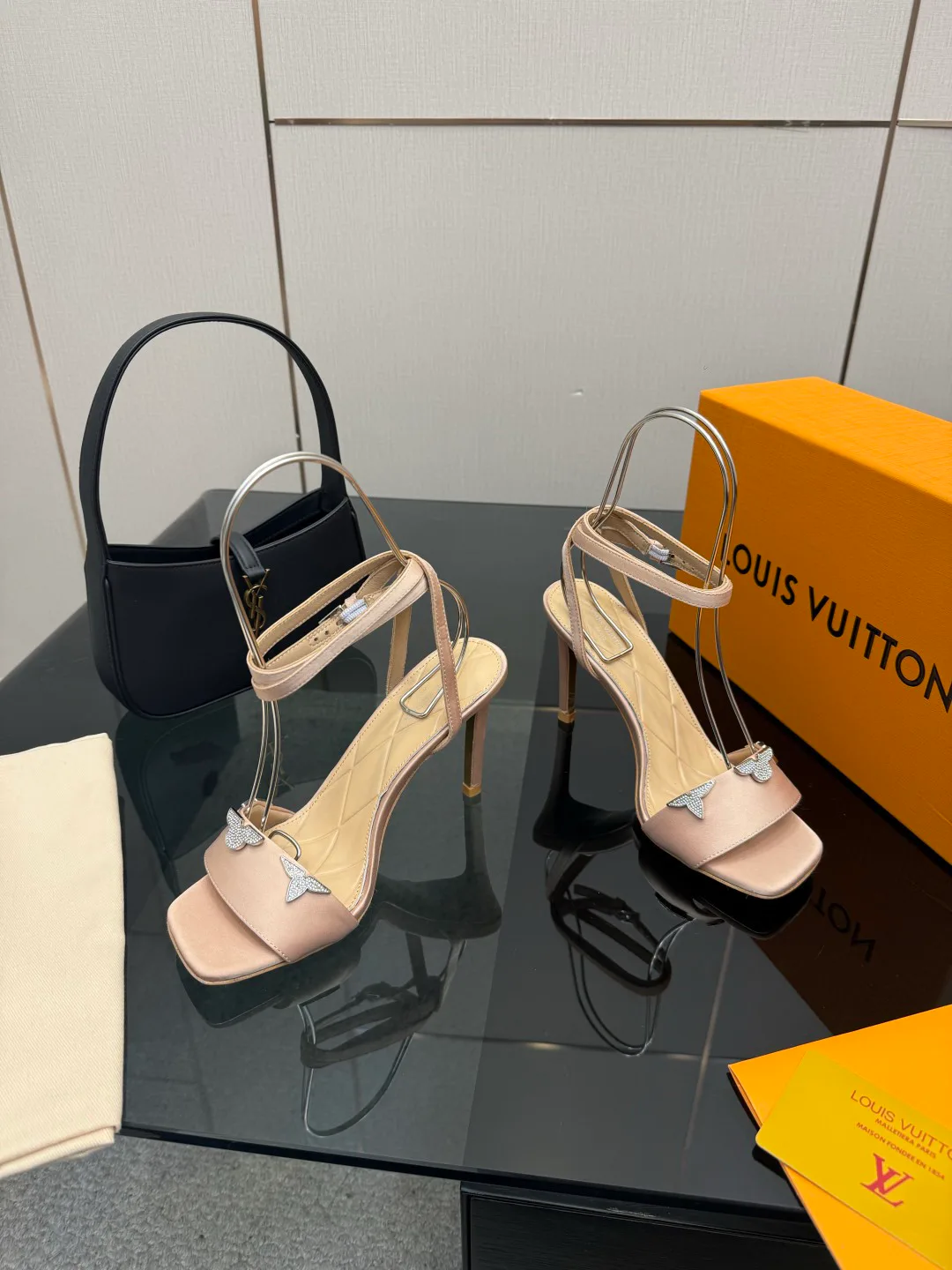 Босоножки Женские Louis Vuitton 5052037