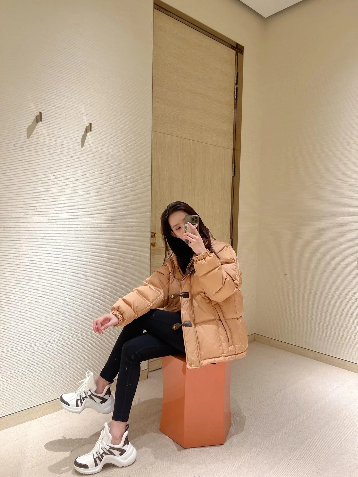 Куртки И Пуховики Женские Louis Vuitton 337348