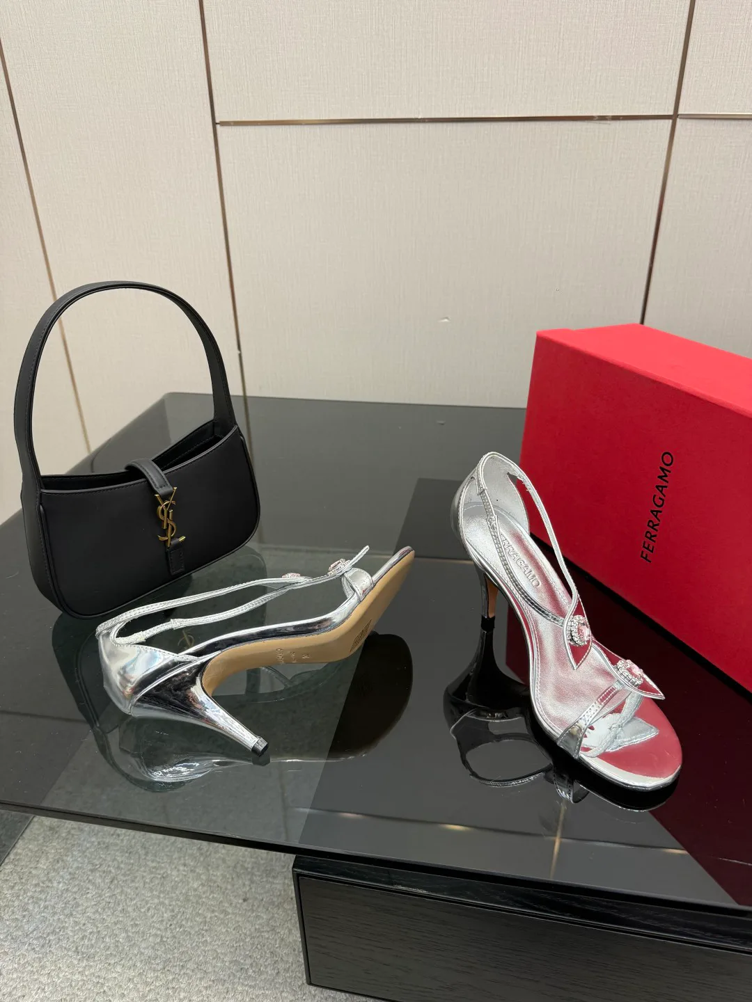 Босоножки Женские Salvatore Ferragamo 5052122