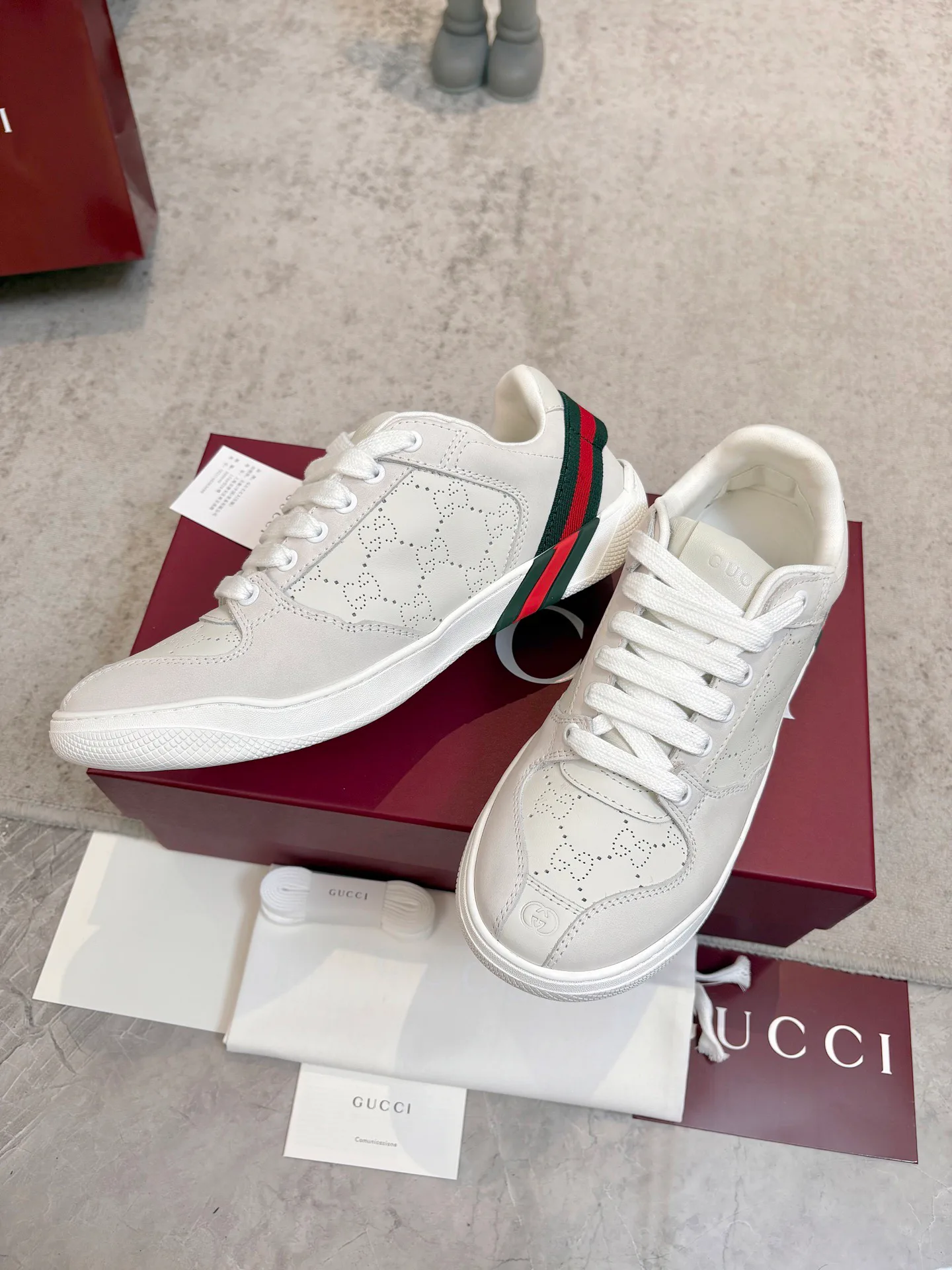Кроссовки Женские Gucci 19234528