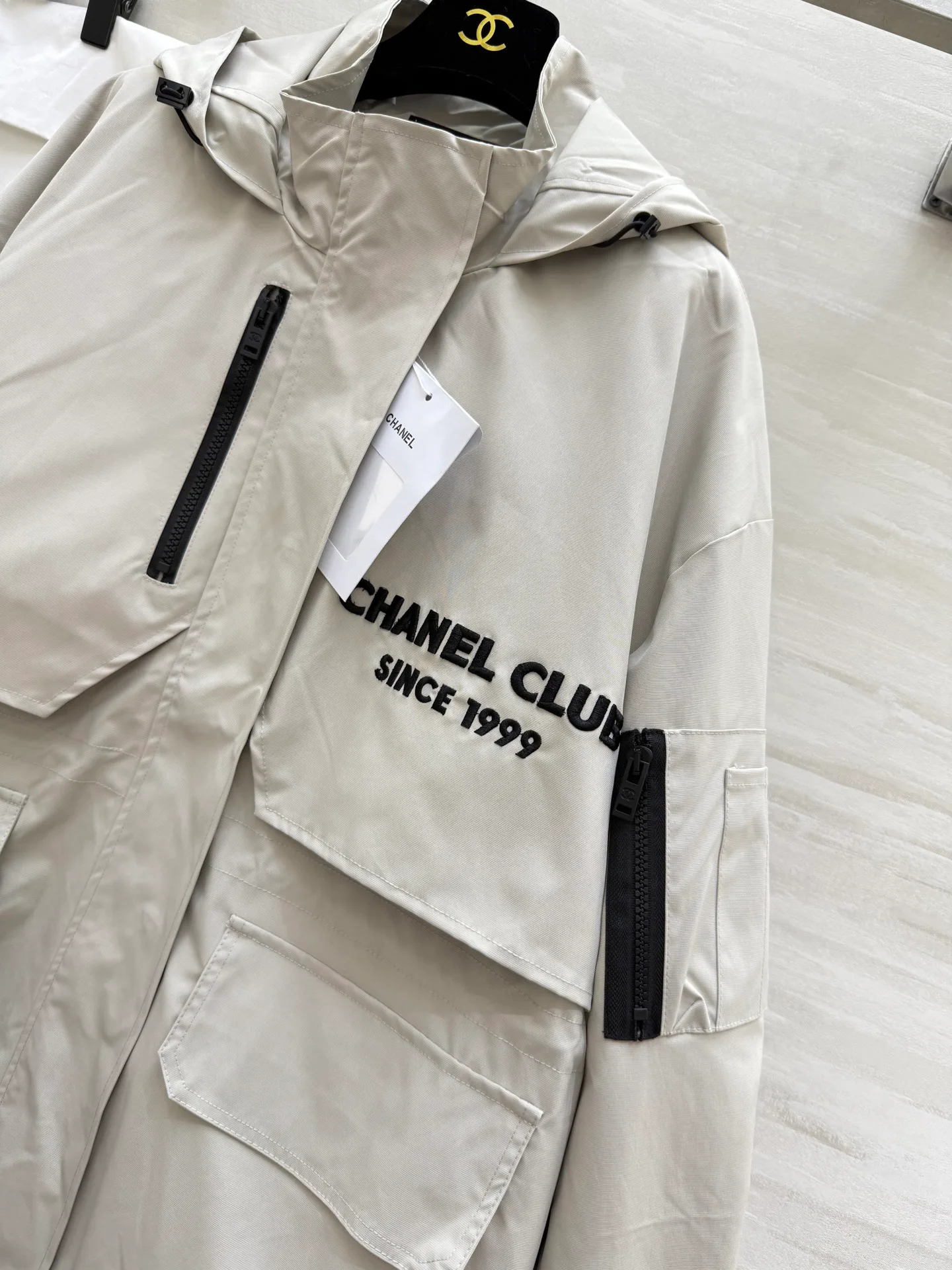 Куртки И Пуховики Женские Chanel 600340