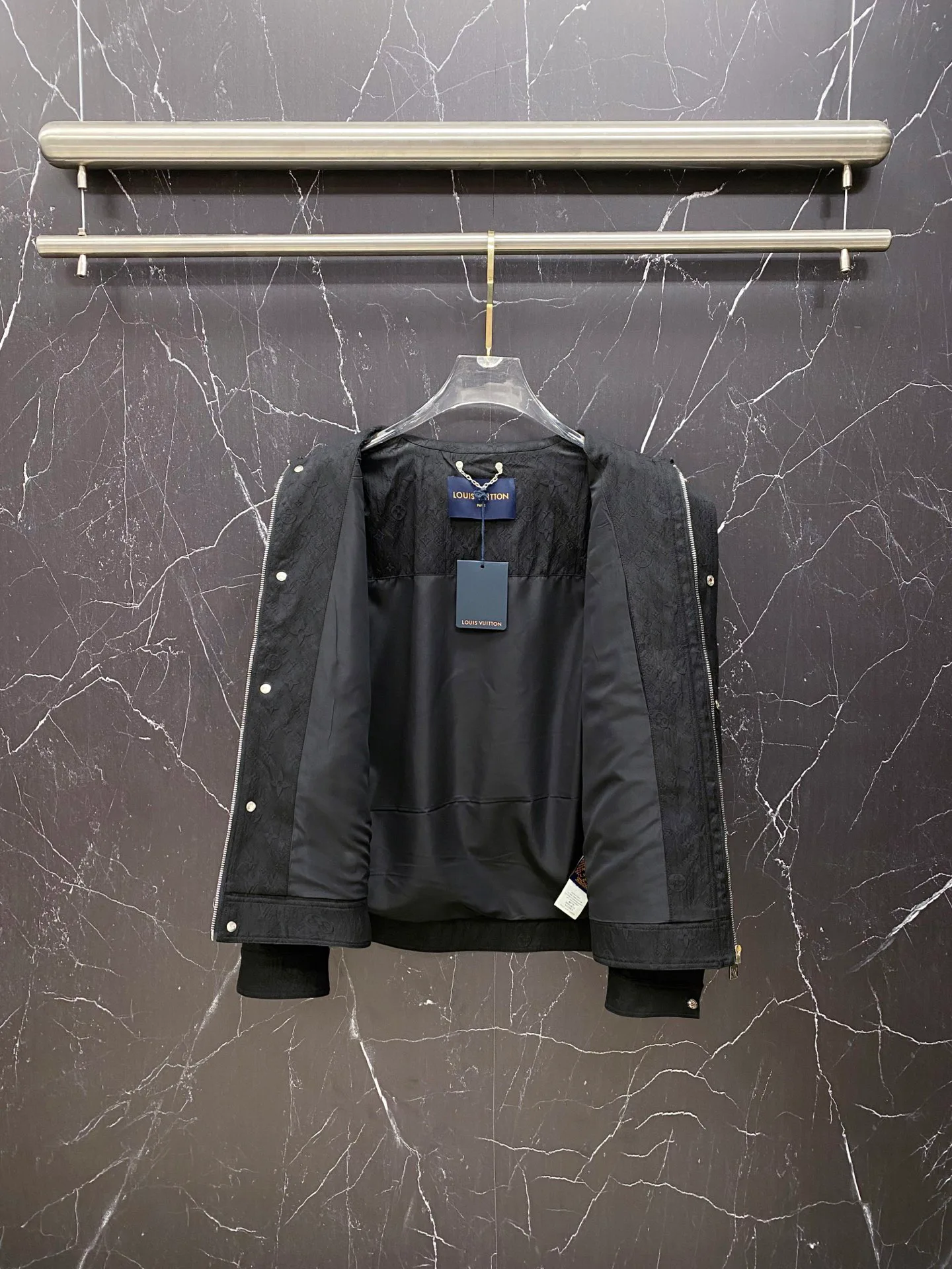 Куртки И Пуховики Мужские Louis Vuitton 9760640