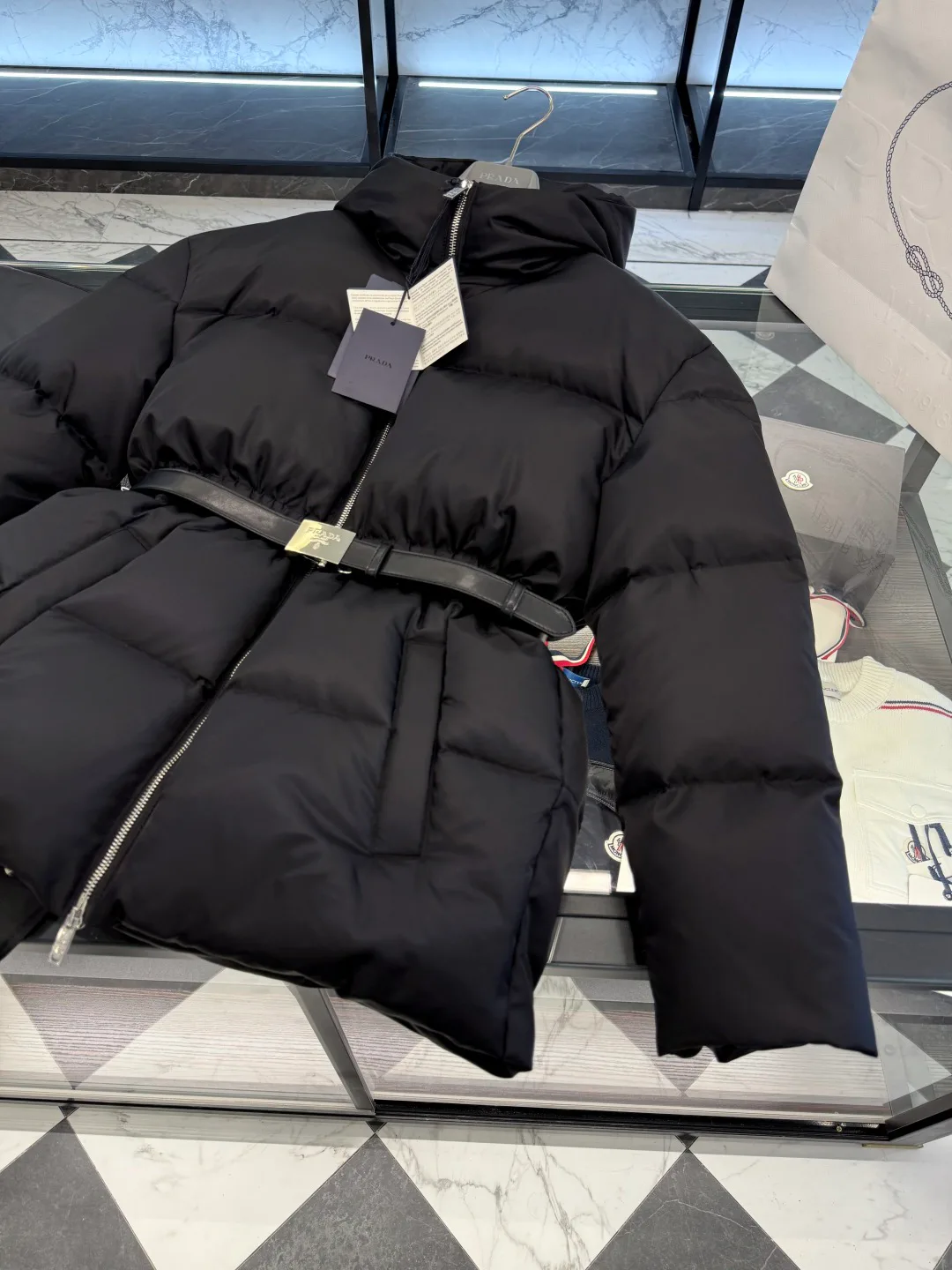 Куртки И Пуховики Женские Prada 17912482
