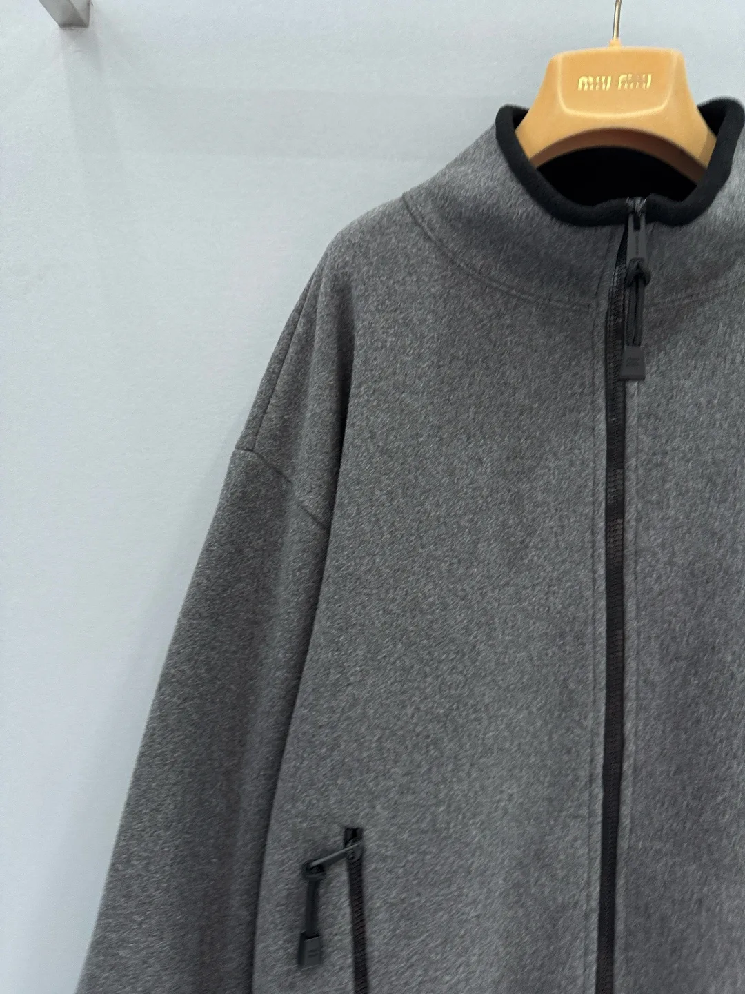 Куртки И Пуховики Женские Miu Miu 18465770