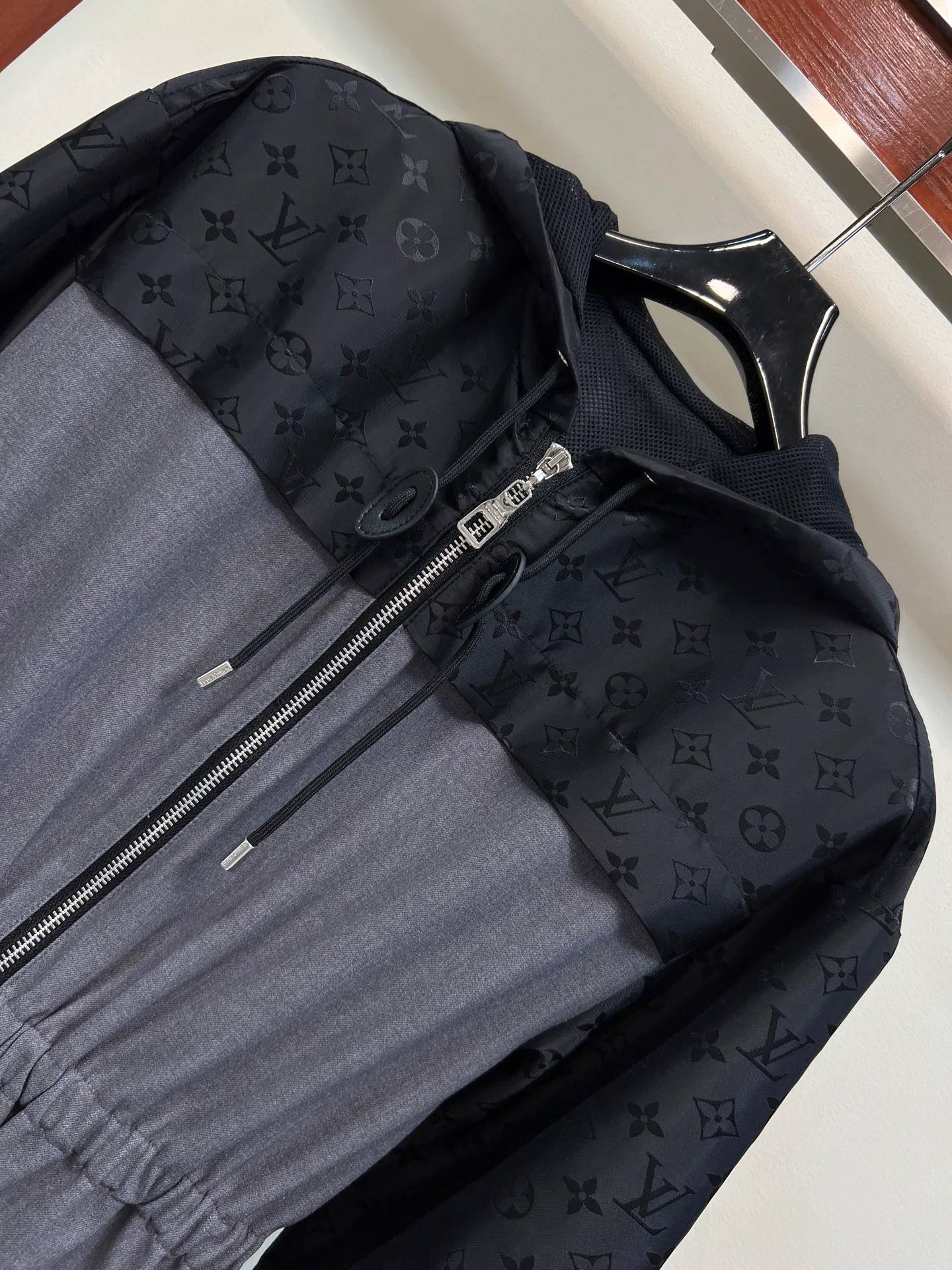 Куртки И Пуховики Женские Louis Vuitton 19335027