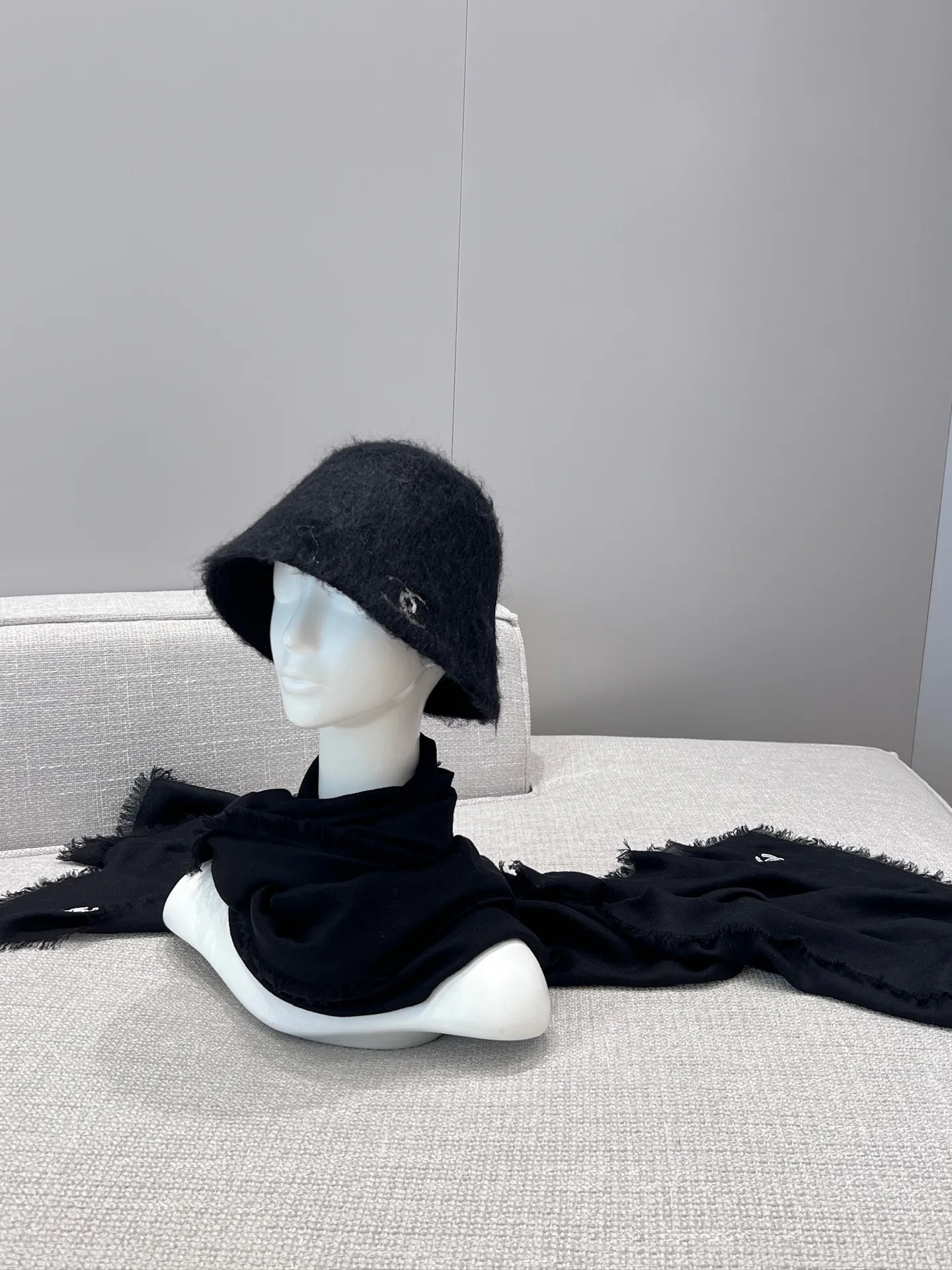 Шарфы Chanel 18141119