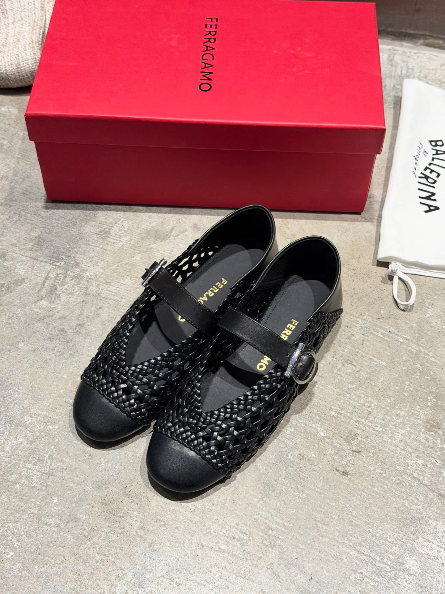 Туфли Женские Salvatore Ferragamo 13368369