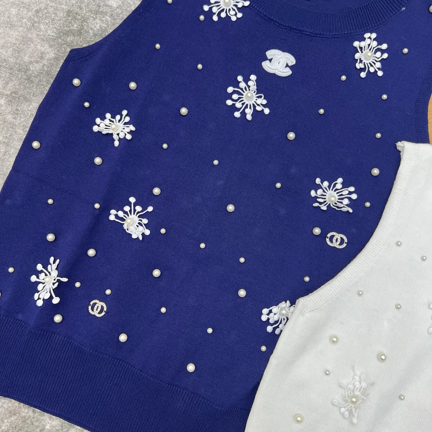 Жилеты Женские Chanel 11586511