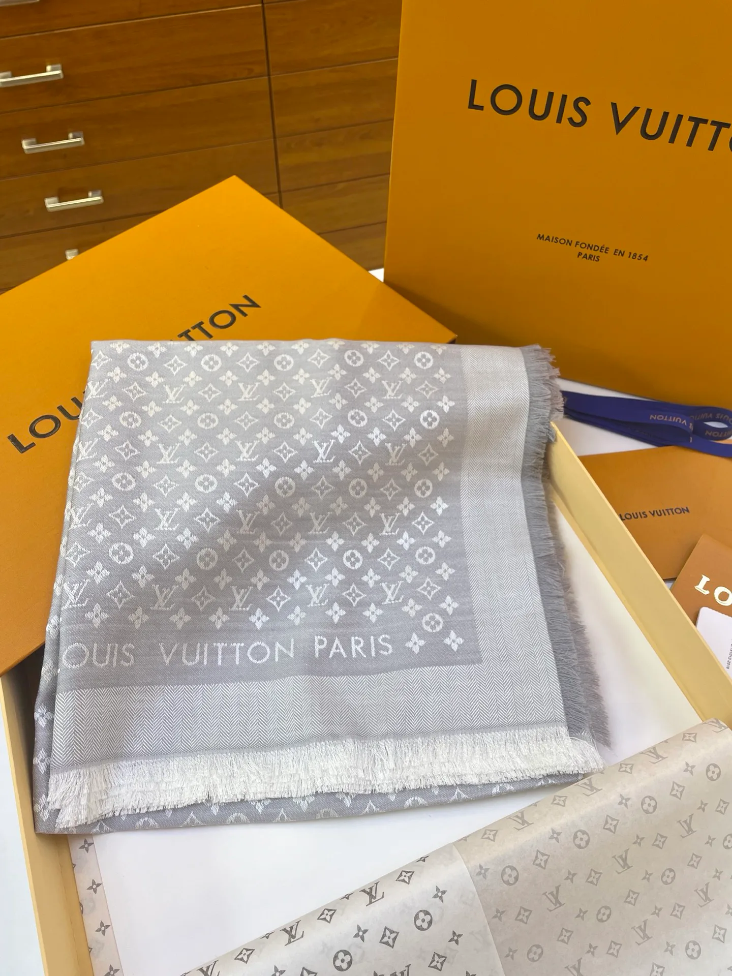 Шарфы Louis Vuitton 104656