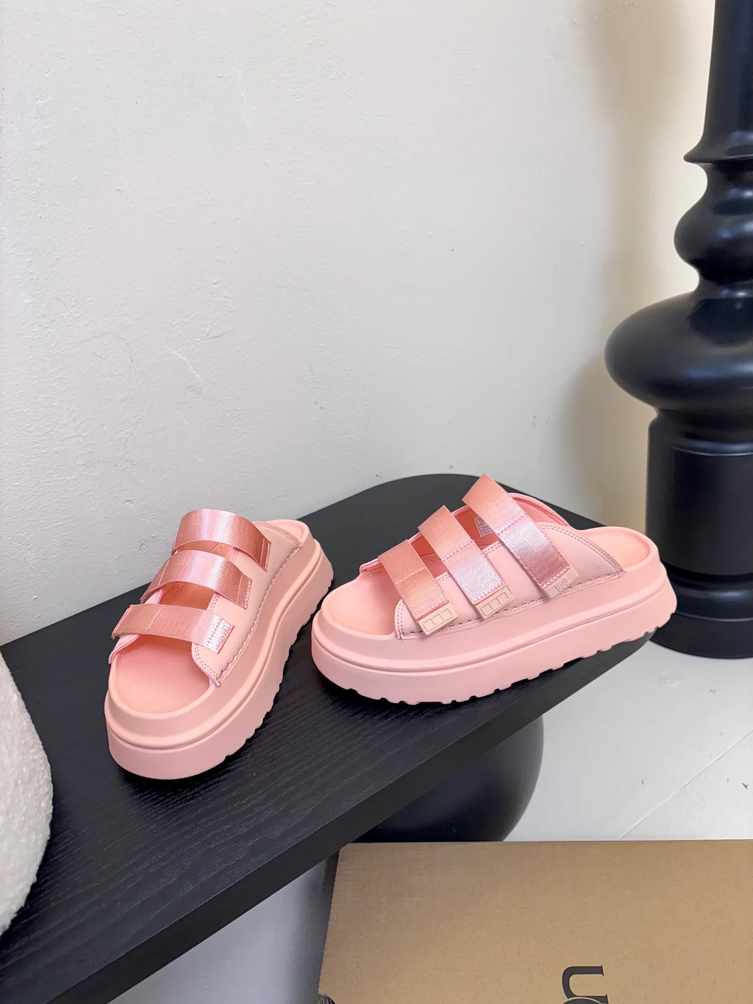 Шлепанцы Женские Ugg 302092