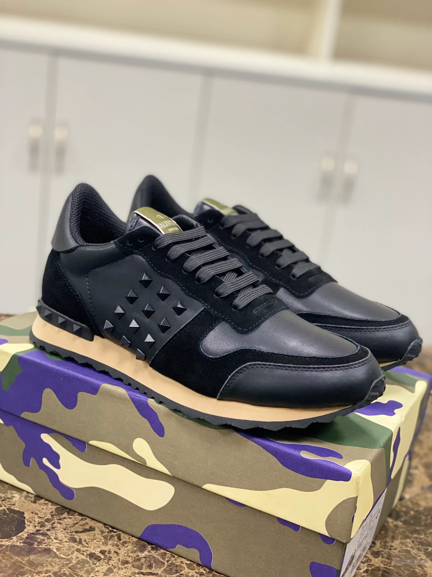 Кроссовки Женские Valentino 10736436
